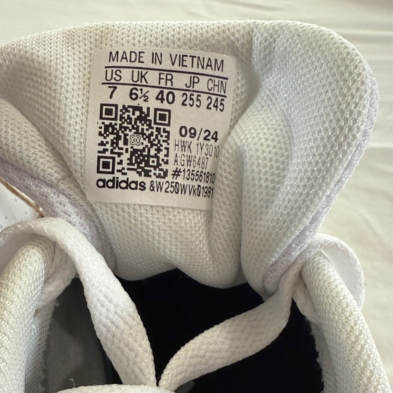 Adidas Adidas Men's White Sneakers with Black us mens 7 Size US 7 / EU 40 - 7 Thumbnail