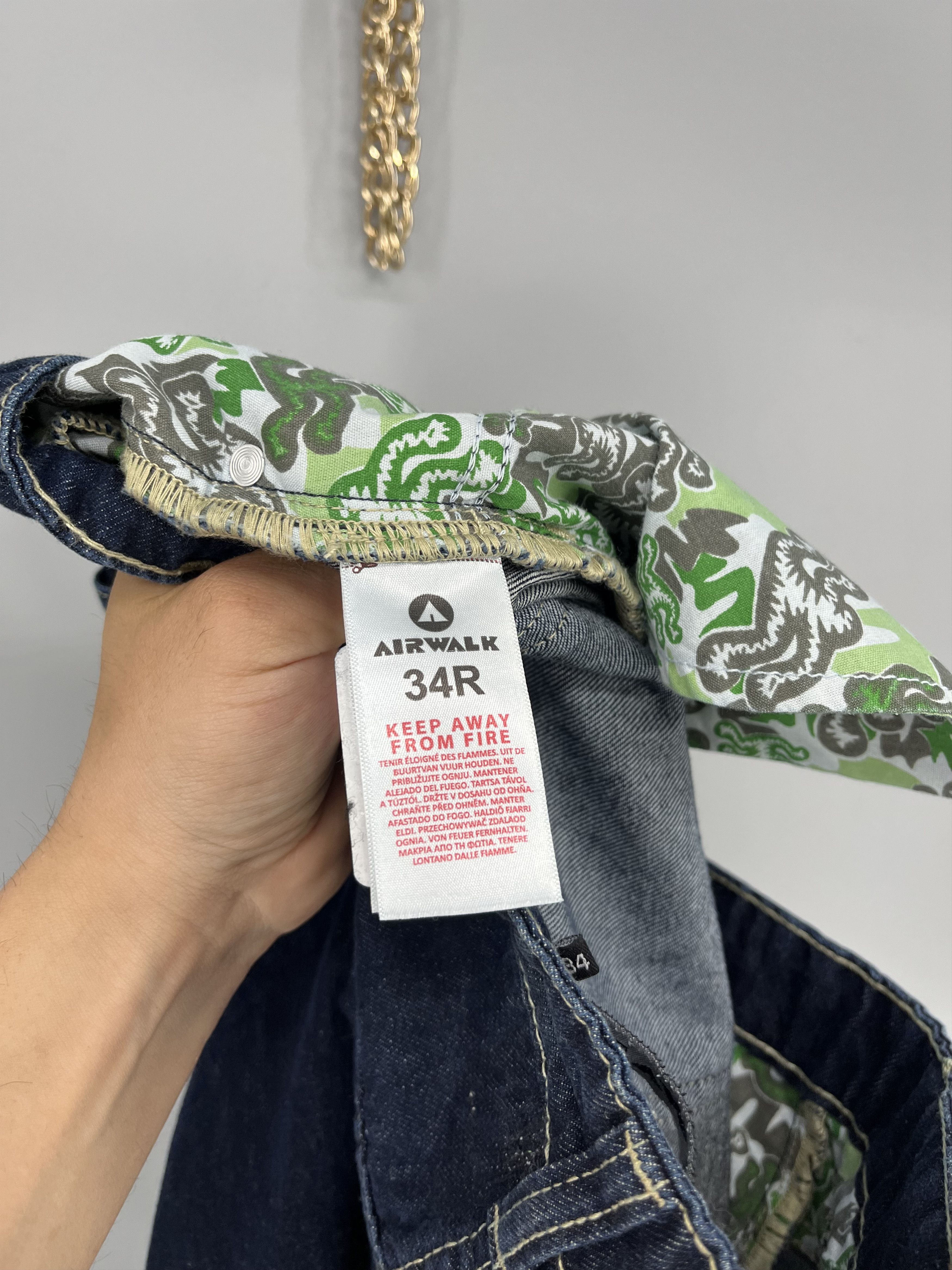 Airwalk × Vintage Vintage Airwalk Turn Up Jean Running Man Skate Jeans Size US 32 / EU 48 - 12 Thumbnail