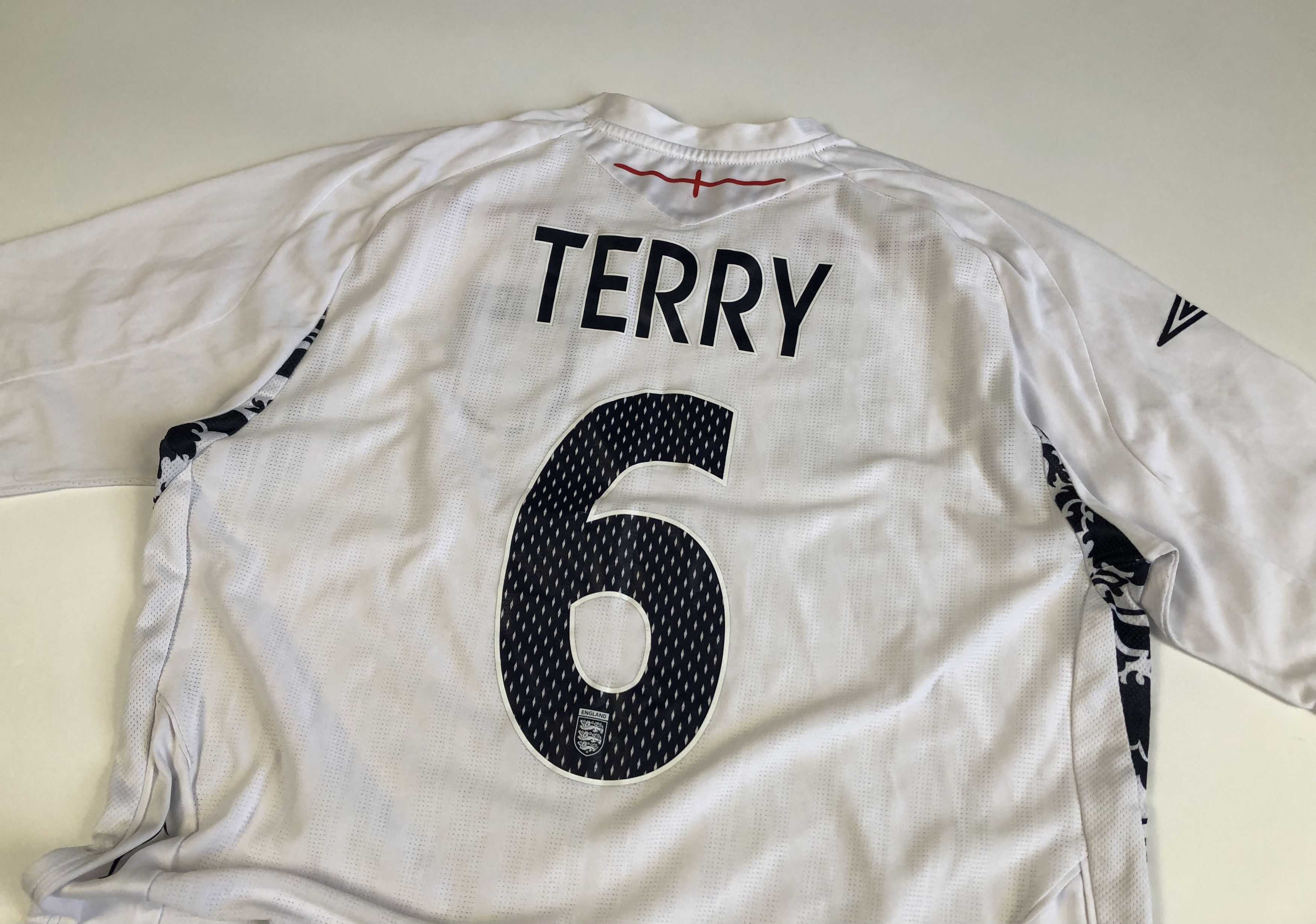 Umbro Umbro England 2007-2009 Home Jersey #6 Terry Size US L / EU 52-54 / 3 - 5 Thumbnail