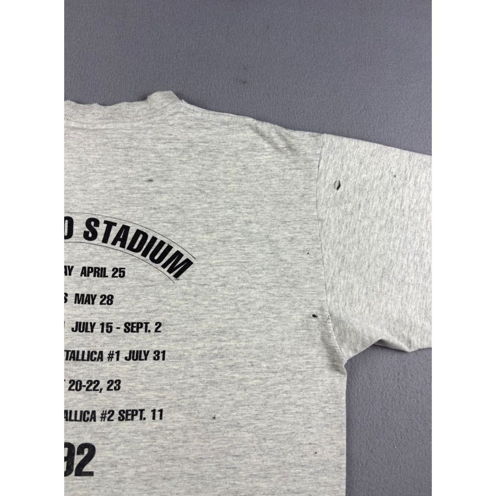Vintage VINTAGE Guns N Roses Metallica T Shirt XL Gray 90s Graphic Print Crew Neck Men XL Boys Girls Mens Womens? Size US XL / EU 56 / 4 - 6 Thumbnail
