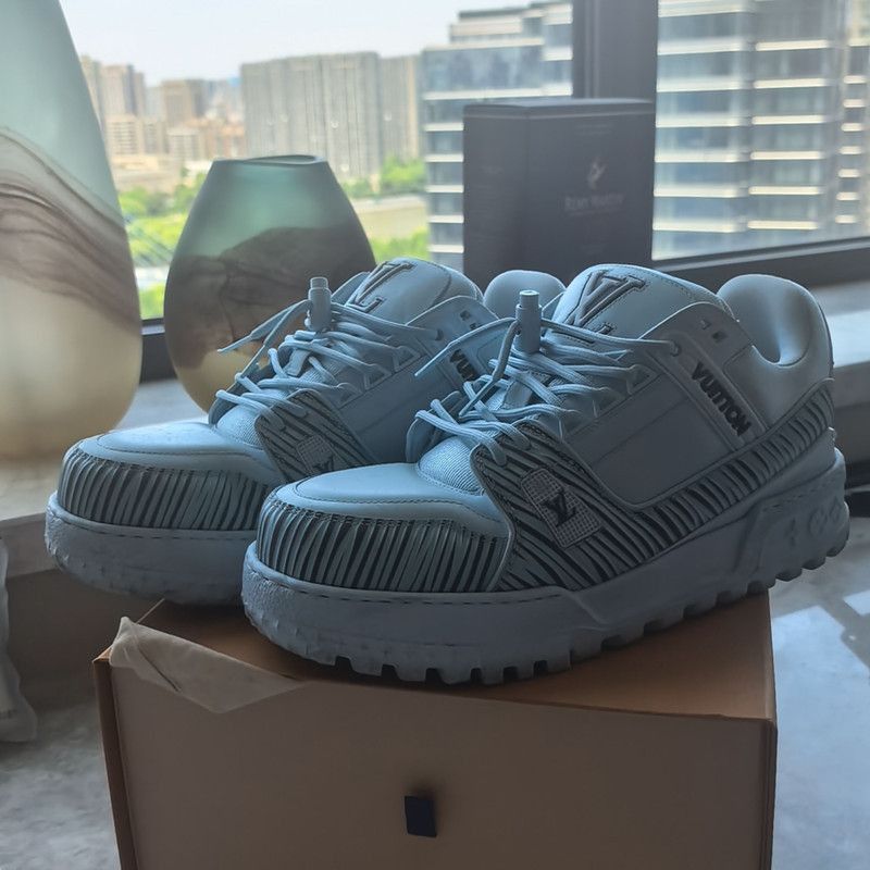Louis Vuitton Louis Vuitton Trainer Low Top Sneakers for Men -2508 Size US 8.5 / EU 41-42 - 1 Thumbnail