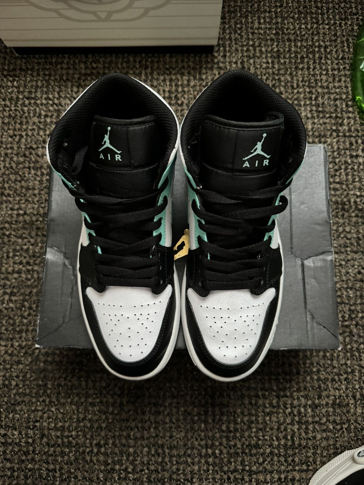 Nike Tropical Twist Jordan 1 Mid Size US 8.5 / EU 41-42 - 3 Thumbnail