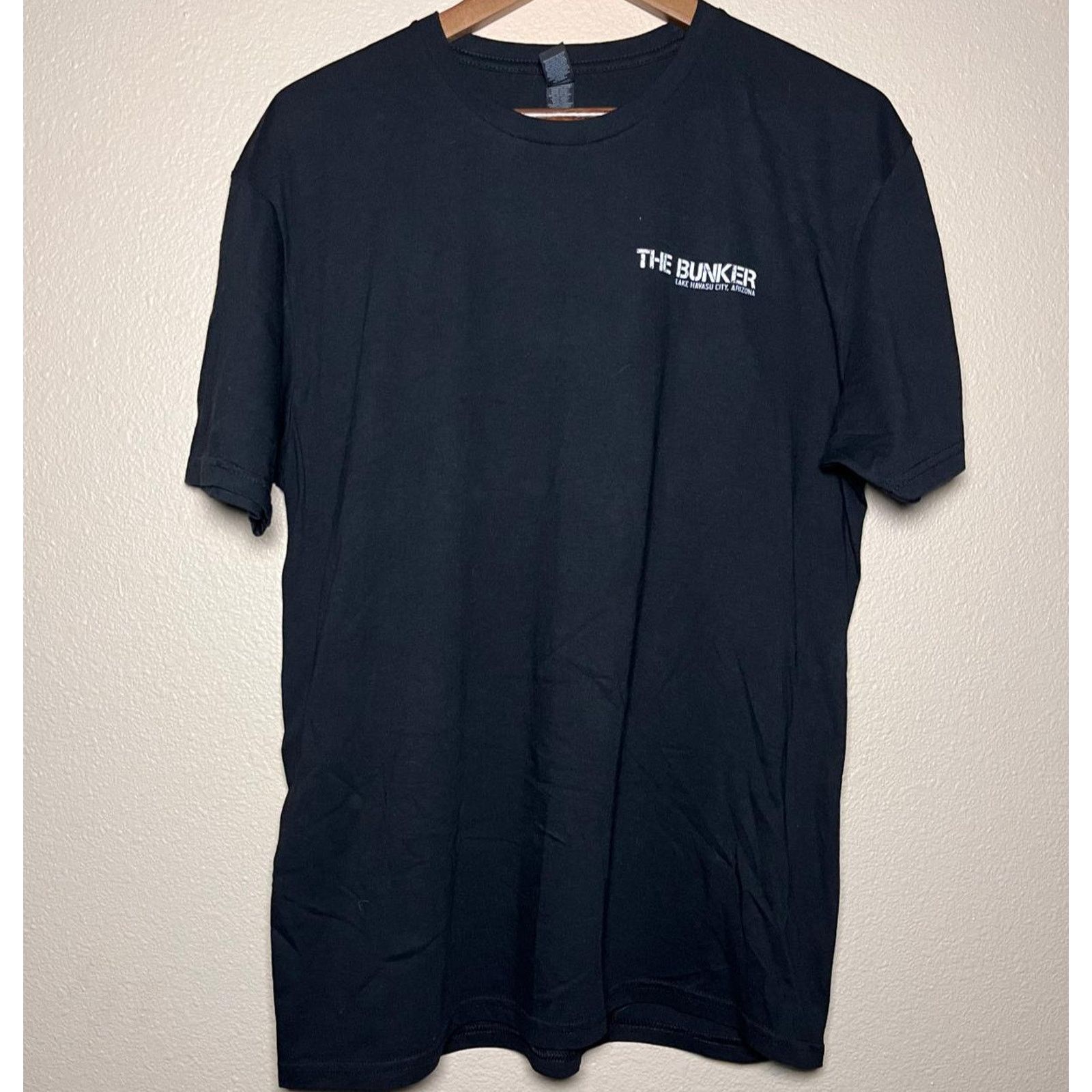 Gildan Gildan 🦍 “The Bunker” Gorilla Military Graphic Tee – Size L Size US L / EU 52-54 / 3 - 1 Thumbnail