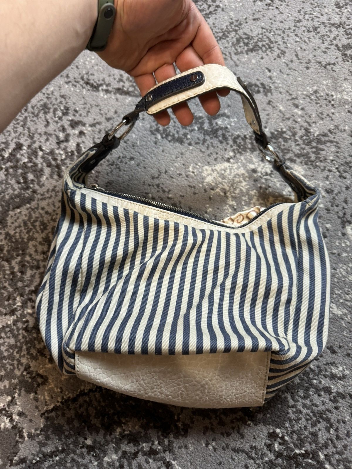 バッグ y2k japanese label goss bag Guess × Vintage Vintage Y2K Guess Metal Logo Striped Tote
