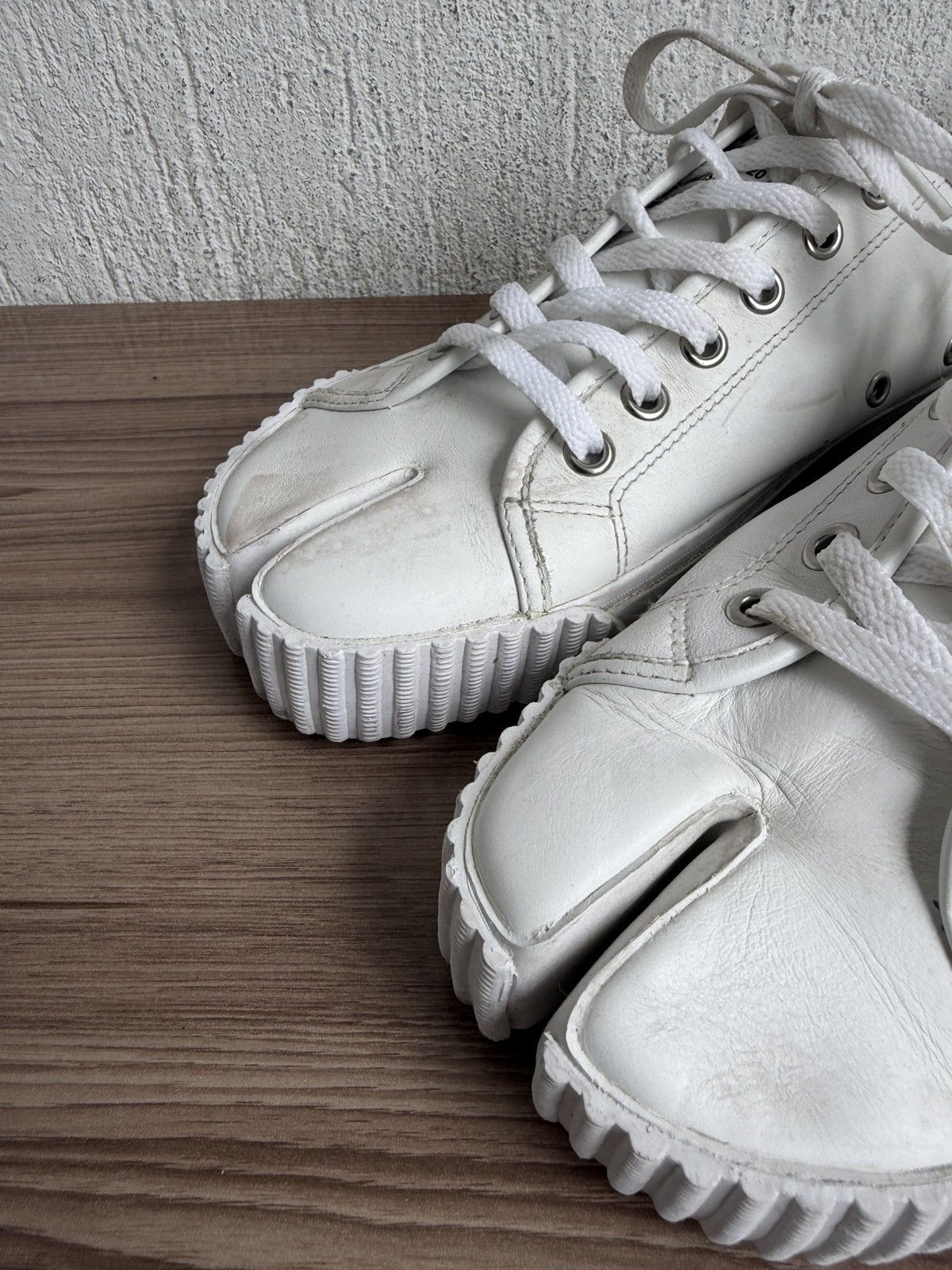 Maison Margiela 🫆tabi leather sneakers Size US 10.5 / EU 43-44 - 3 Thumbnail