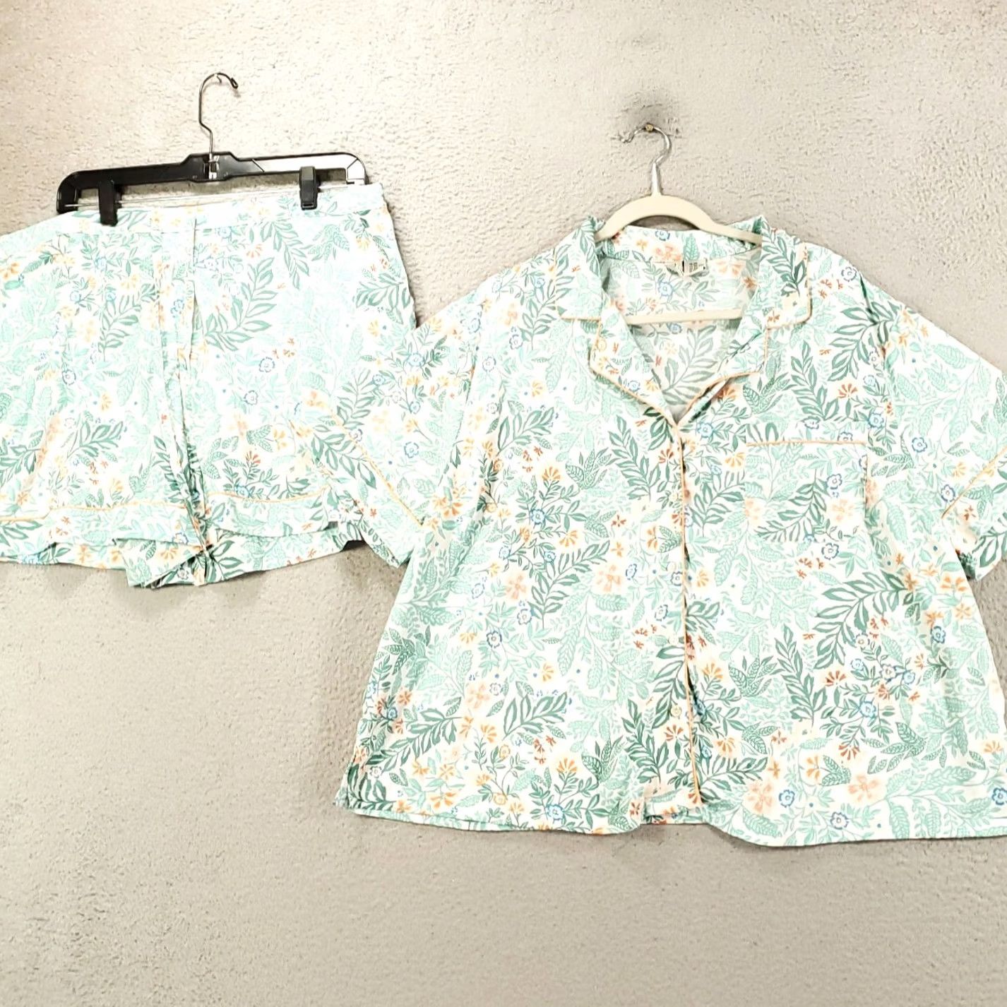 Joie VINTAGE Joie Pajama Set Womens 2XL Green Blue Shorts Button Up Shirt Top Bottom PJ Size XXL / US 16-18 / IT 52-54 - 2 Thumbnail