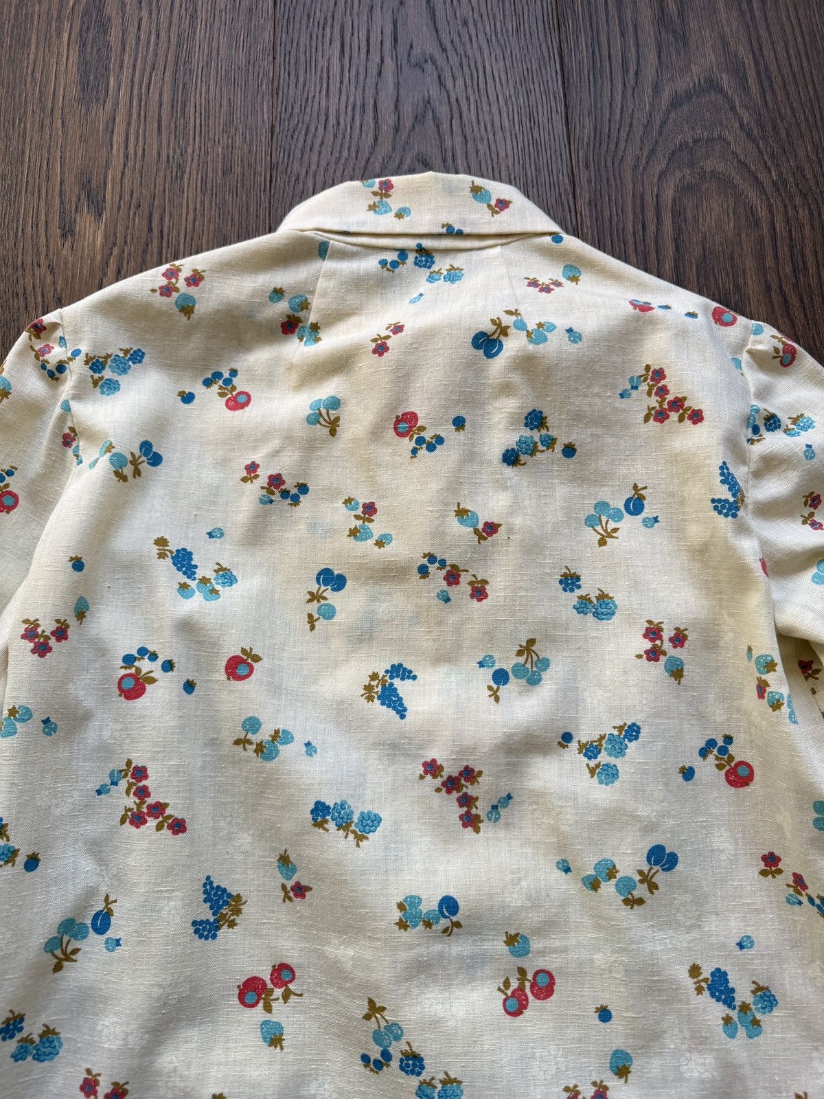 Vintage Vintage 60s Floral Berries Pointed Collar Button Up Shirt Size M / US 6-8 / IT 42-44 - 9 Thumbnail