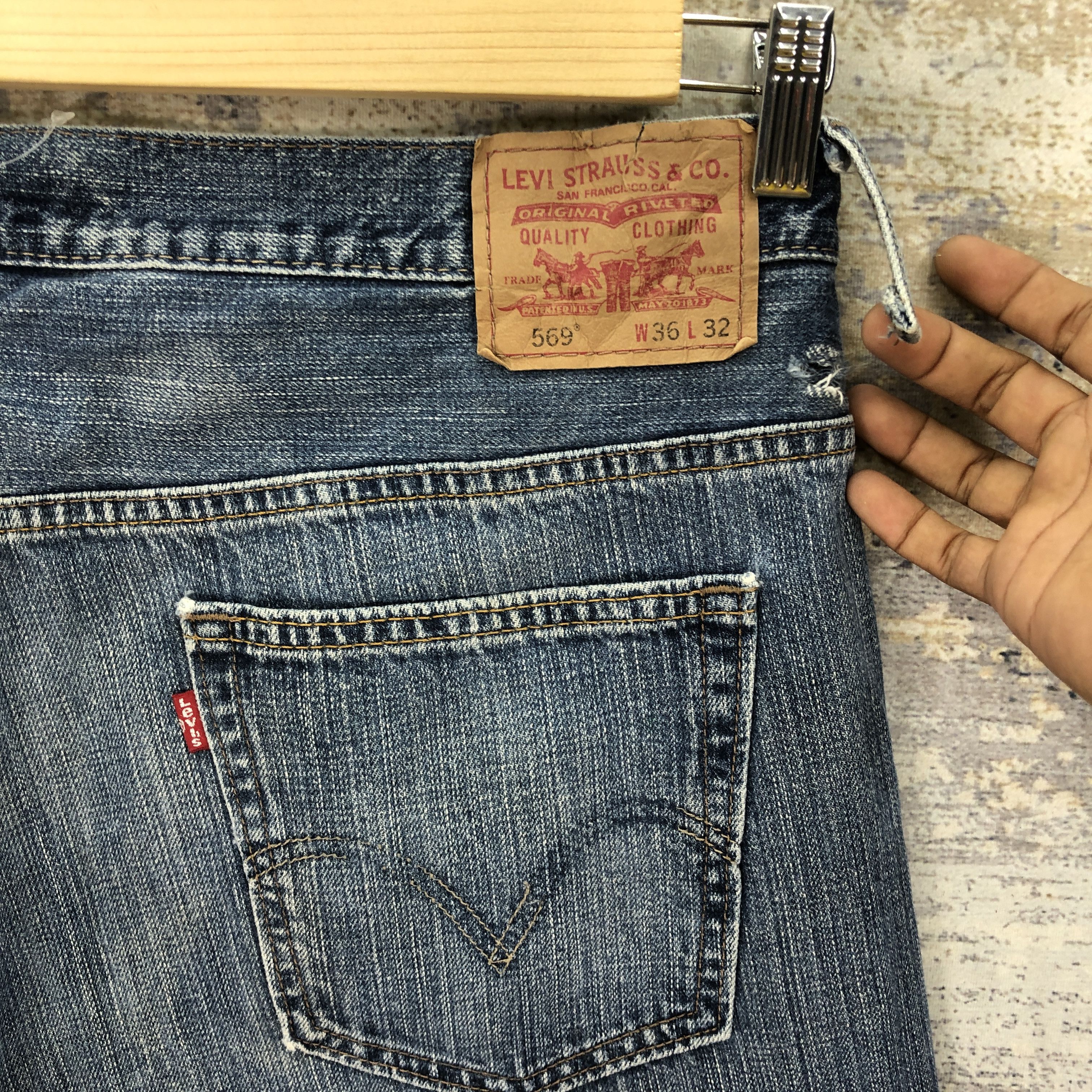 Levi's Vintage Levis 569 Baggy Faded Jeans Levi's Light Wash Denim Size US 38 / EU 54 - 5 Thumbnail