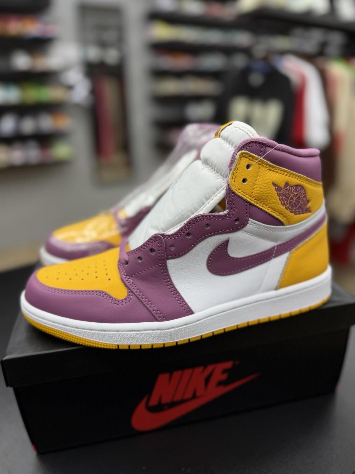 Other Nike Air Jordan 1 Retro High OG 'Brotherhood' Size 9.5 NEW Size US 9.5 / EU 42-43 - 1 Thumbnail