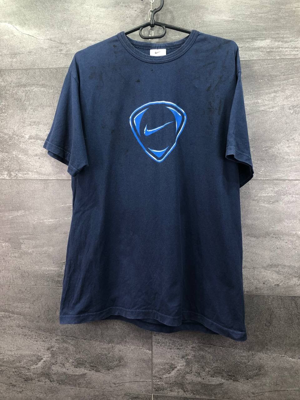 Vintage Vintage Nike Mens TShirt Centr Logo Embroidered Faded swoosh Size US L / EU 52-54 / 3 - 1 Thumbnail