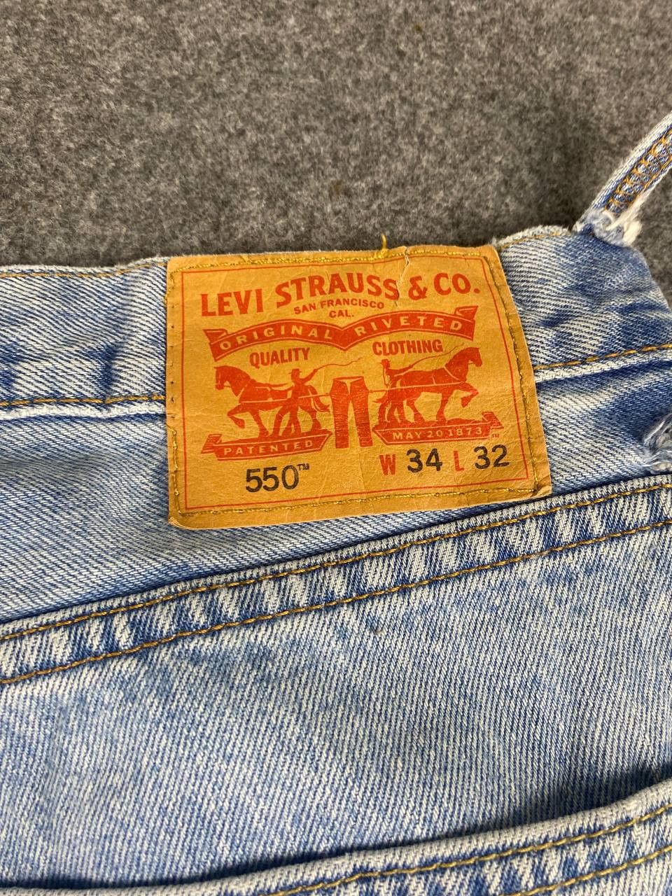 Levi's levis 550 lightwash denim nice design Size US 35 - 5 Thumbnail
