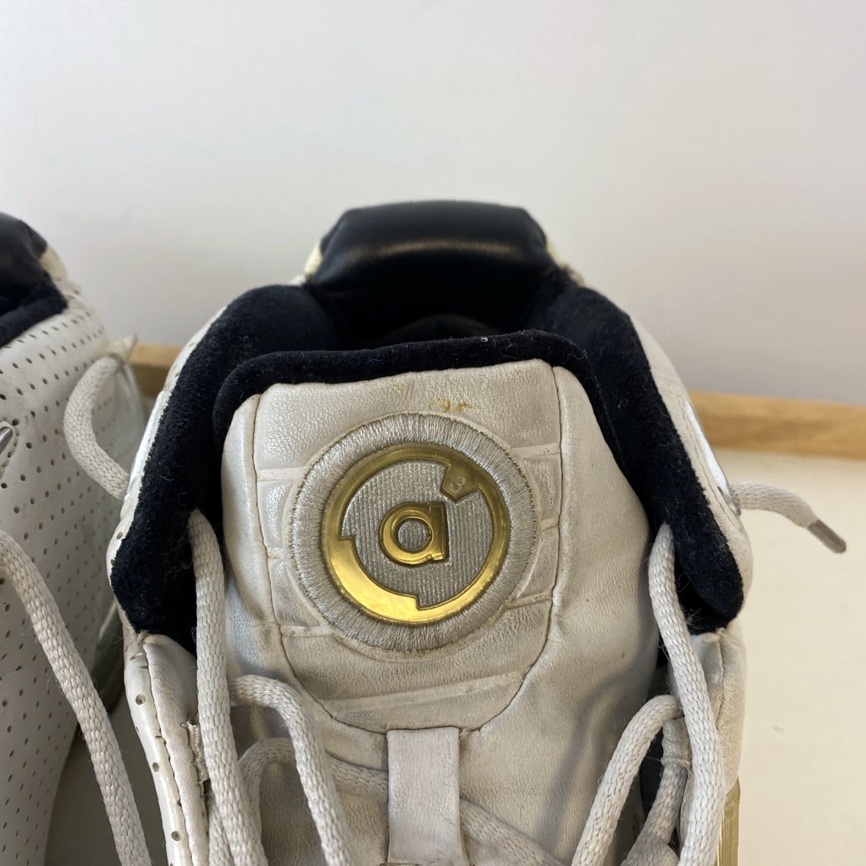 Adidas VINTAGE Adidas a3 Superstar Ultra Size 9 White/Silver Duncan and Garnett S1 Basketball Shoes Men Mid Top Stars Nike? Wait. Size US 9 / EU 42 - 2 Thumbnail