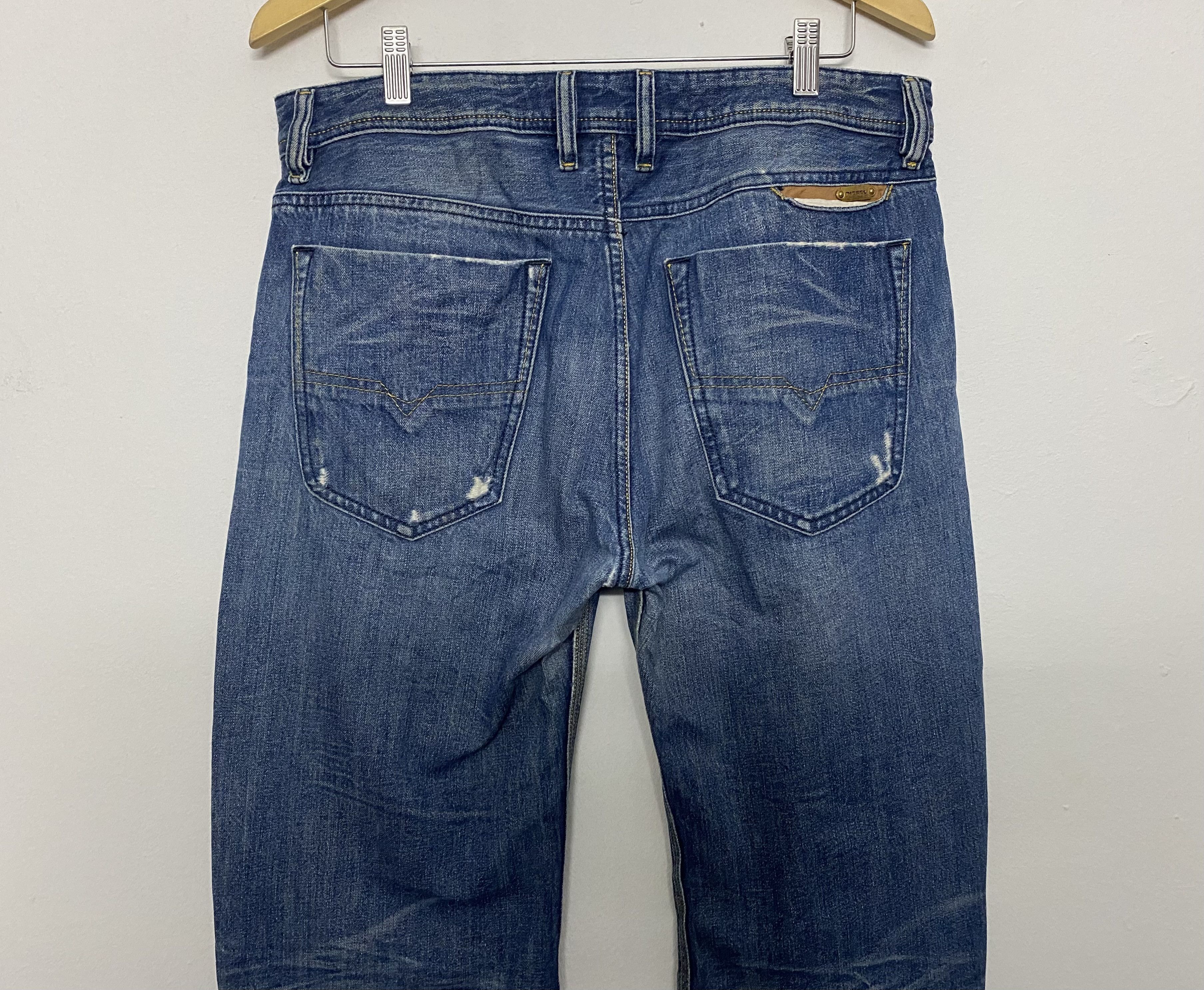 Diesel DIESEL BRAVEFORT 0801M Comfort Carrot Distressed Jeans Size US 34 / EU 50 - 10 Thumbnail