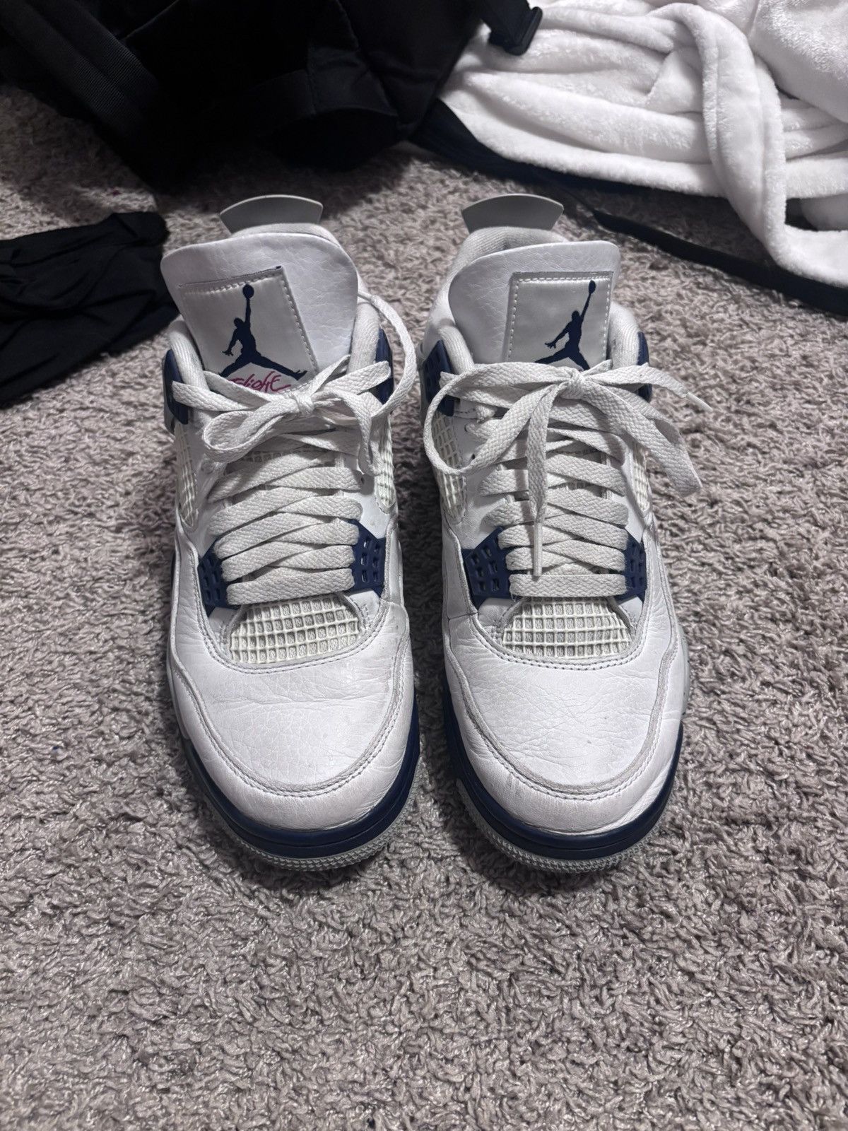 Nike Jordan 4 Retro Midnight Navy Size US 8 / EU 41 - 1 Thumbnail