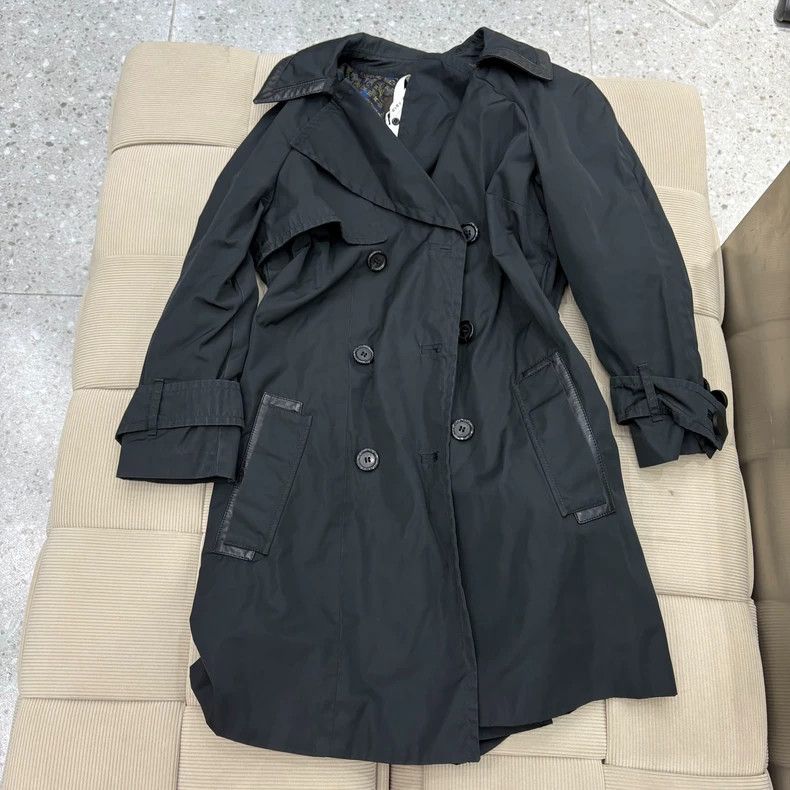Louis Vuitton Louis Vuitton Black 9-point sleeve design with lambskin pa Size XS / US 0-2 / IT 36-38 - 1 Thumbnail