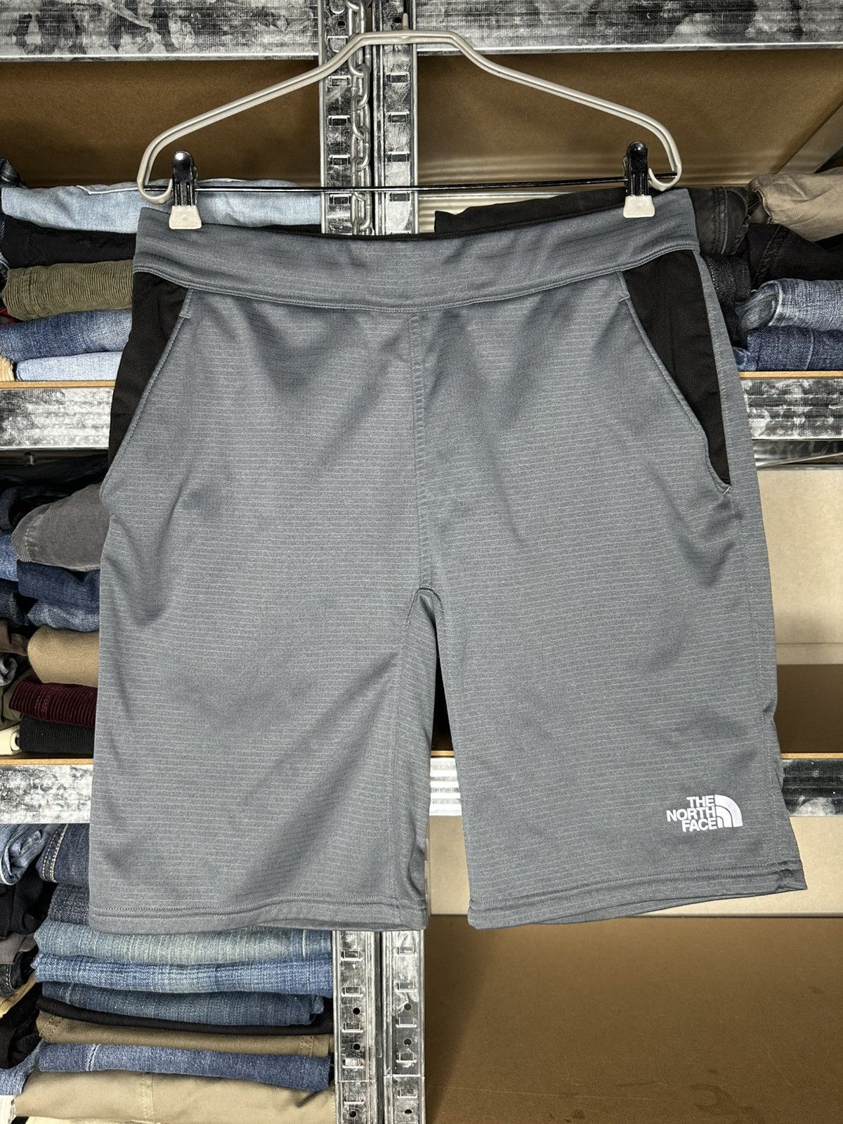 The North Face The North Face Training Shorts Size US 32 / EU 48 - 1 Thumbnail