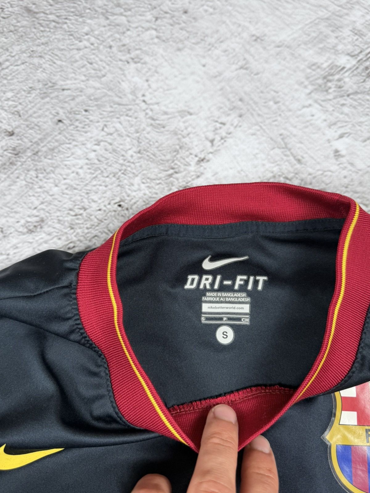 Nike Mens Vintage Nike FC Barcelona T Shirt training soccer tee Size US S / EU 44-46 / 1 - 4 Thumbnail