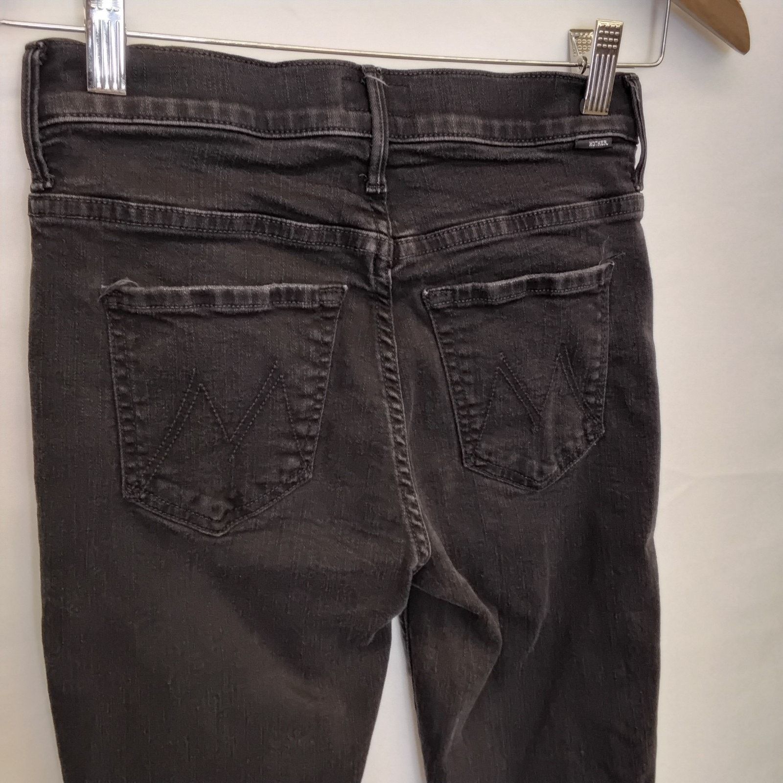 MOTHER Mother The Insider Crop Fray Jeans Women's 25x25 Black Wash Size 25" / US 0 / IT 36 - 4 Thumbnail
