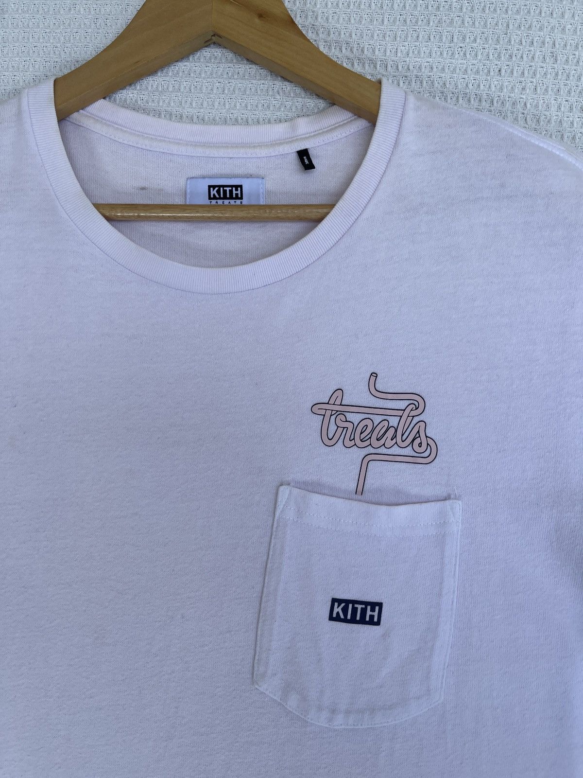 Kith LastDrop🔥Rare🔥Vtg KITH Treats Designed in New York Pocket Te Size US L / EU 52-54 / 3 - 13 Thumbnail