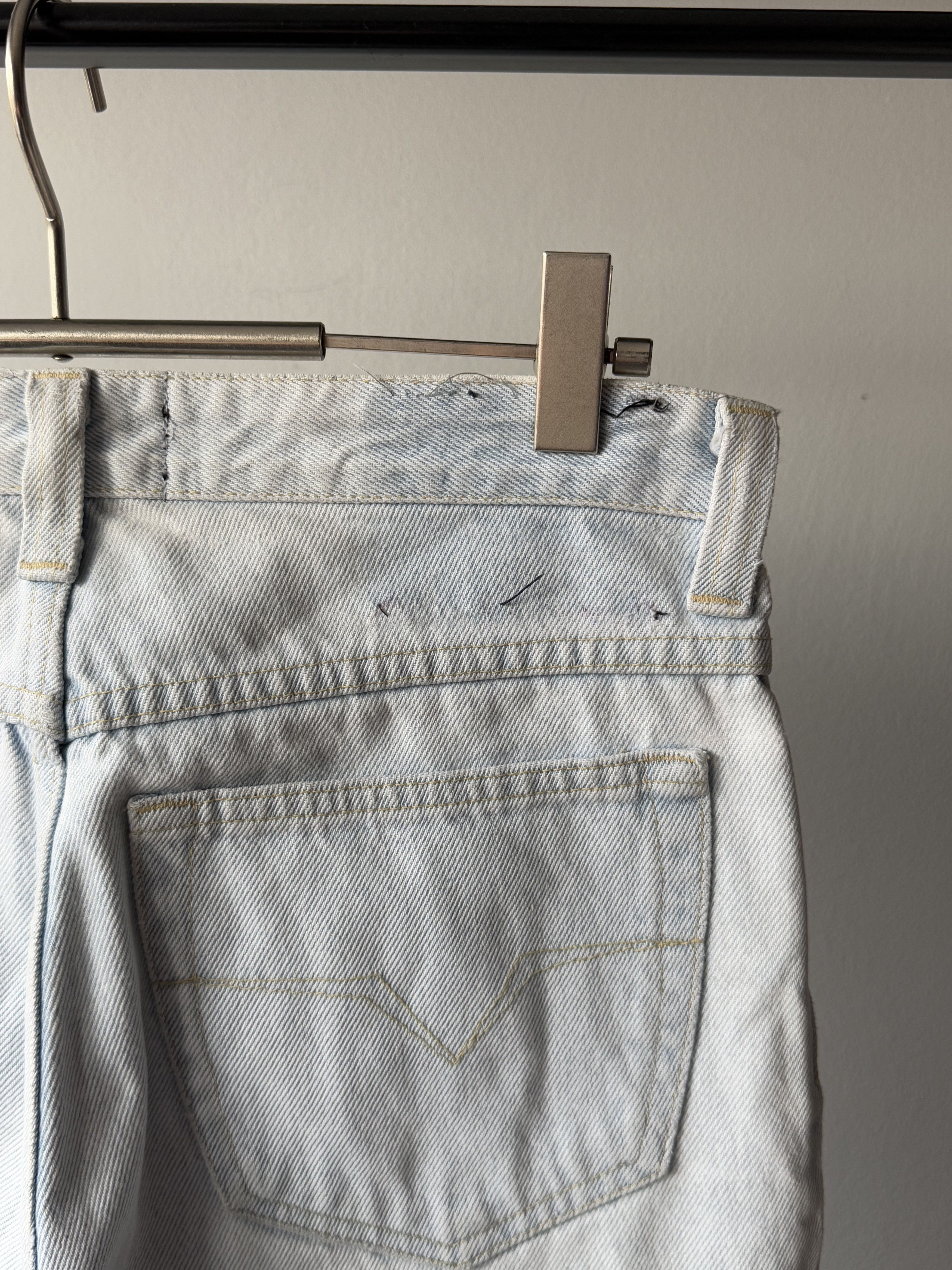 Versace Jeans Couture Vintage 90's Versace Jeans Couture Light Blue Denim Jeans Size US 30 / EU 46 - 9 Thumbnail