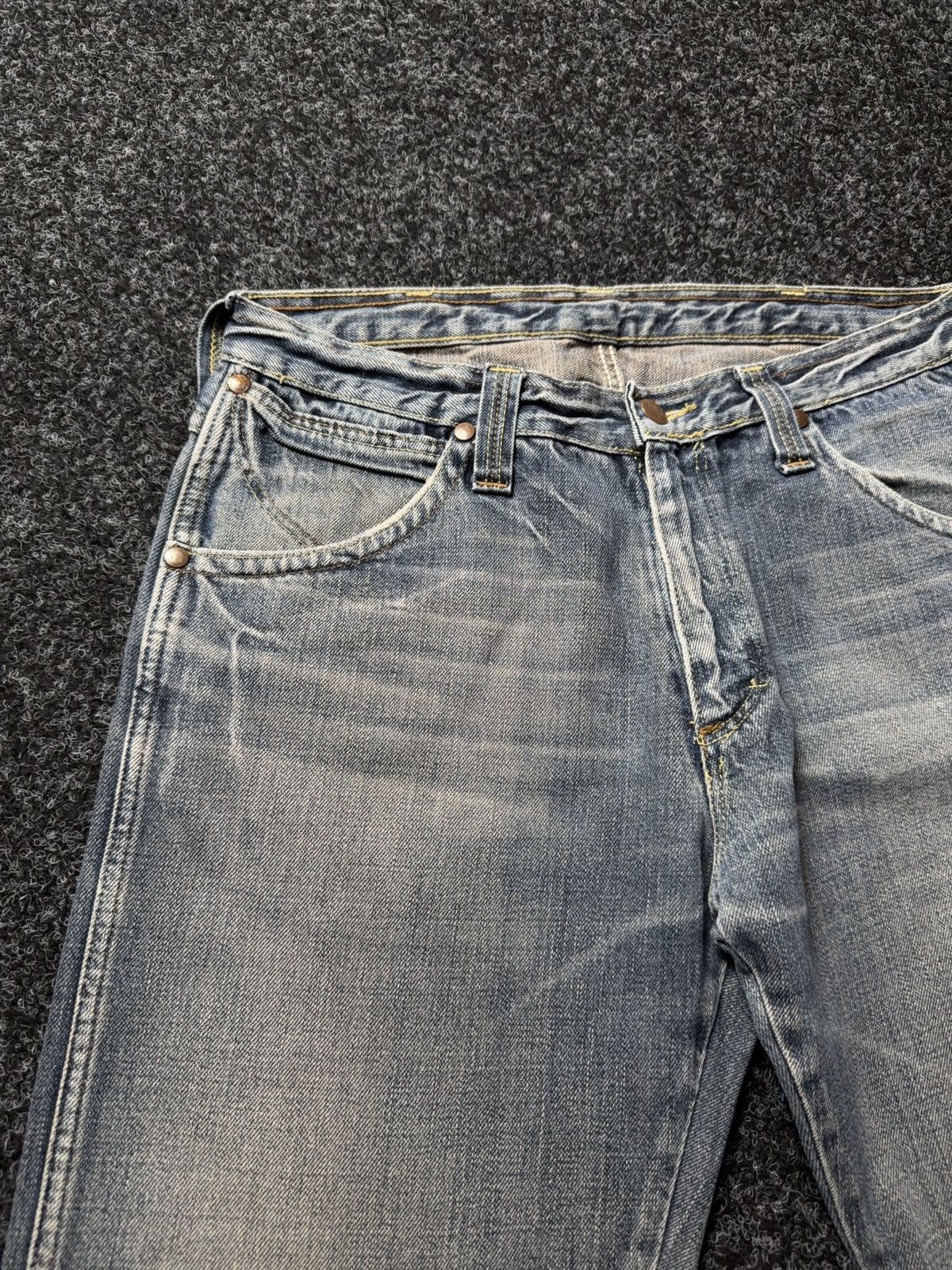 Wrangler Archive 90s Wrangler DAYTON Distressed Faded Bootcut Jeans Size US 32 / EU 48 - 9 Thumbnail