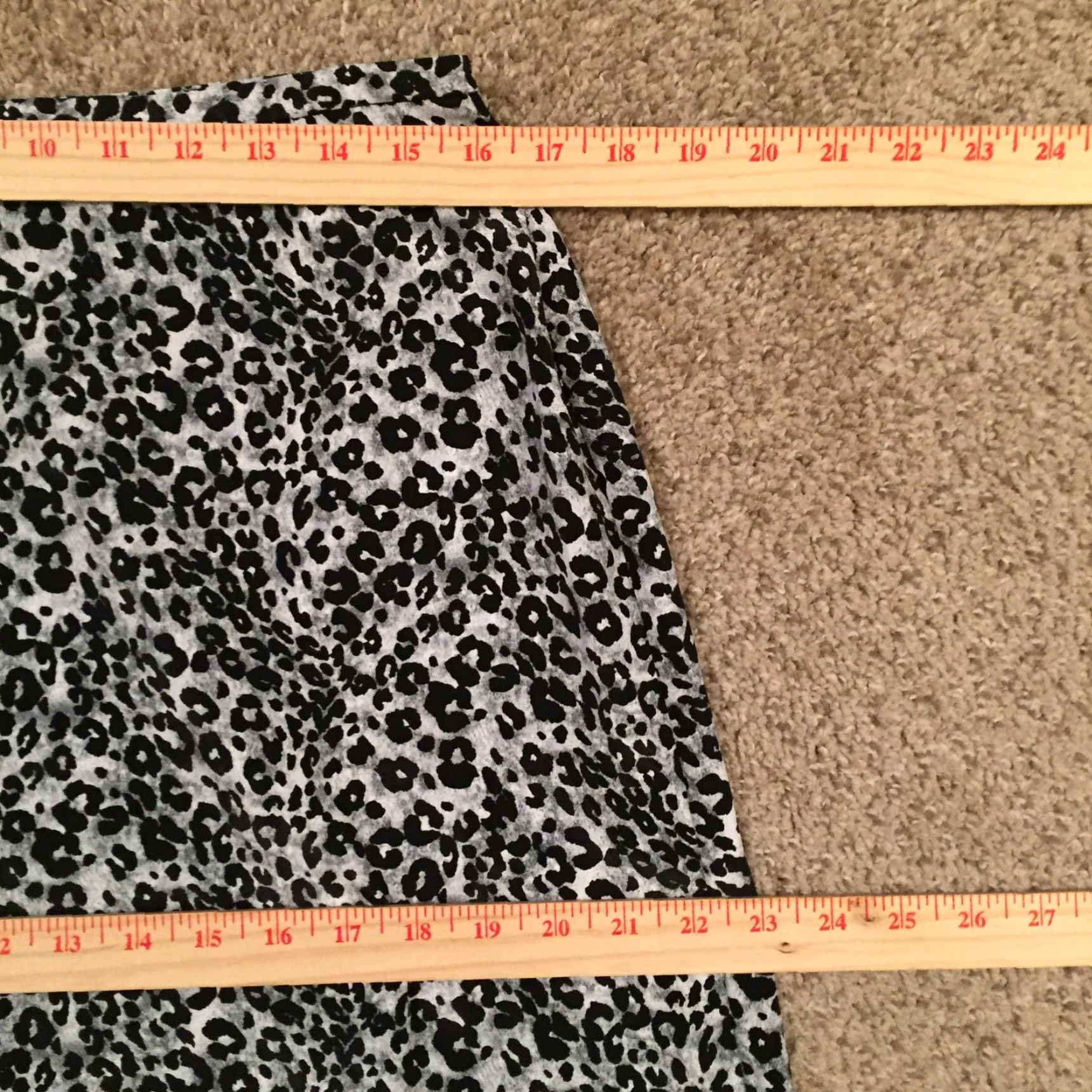 Vintage Leslie Fay Skirt Maxi Long Gray Animal Print 14 Women's Elastic Waist Unlined Polyester Modern Size 36" / US 14 / IT 50 - 3 Thumbnail