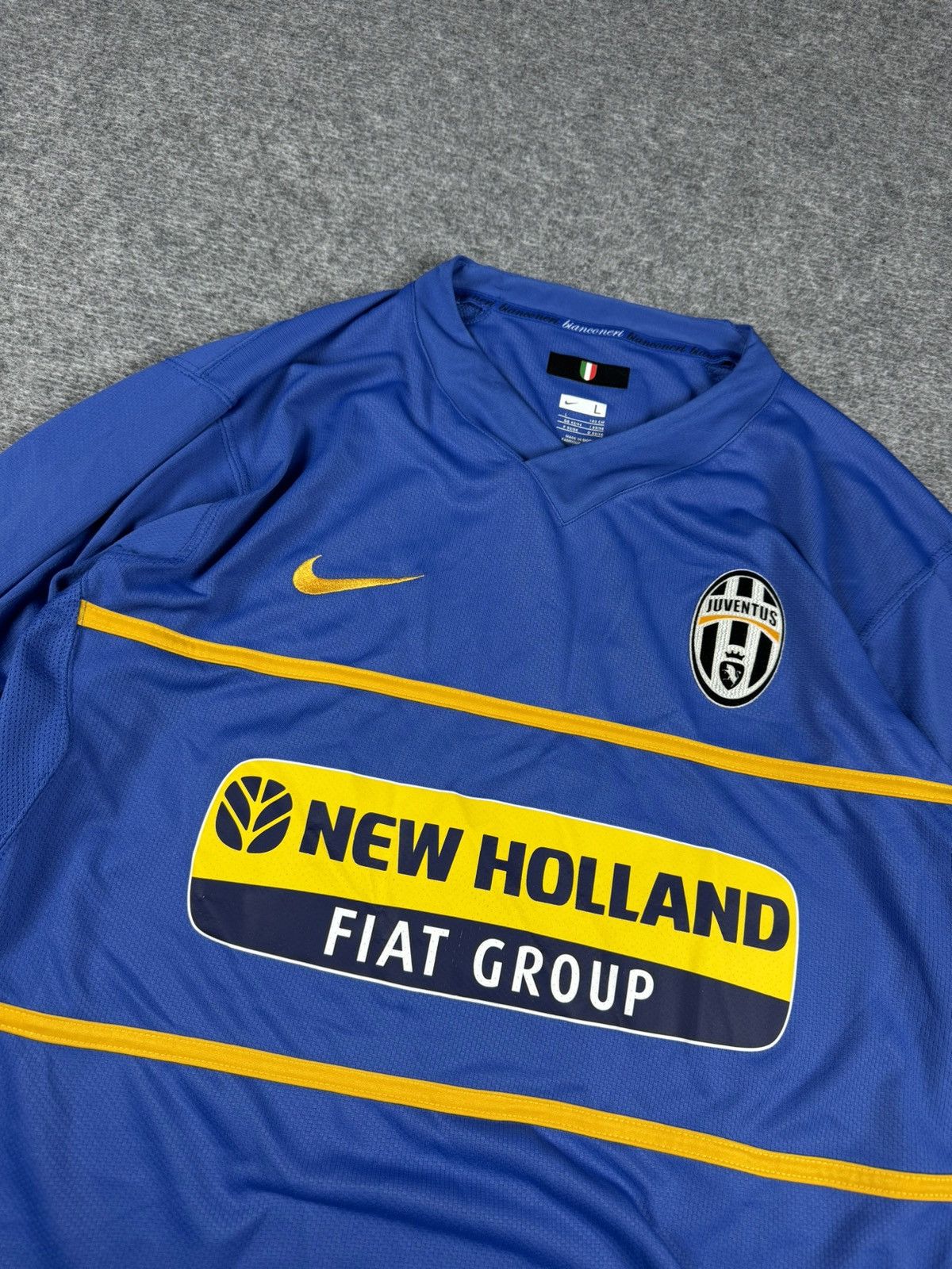 Vintage Vintage Juventus 2008 2009 away longsleeve jersey COSENTINI Size US L / EU 52-54 / 3 - 4 Thumbnail