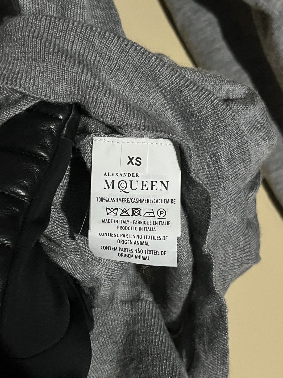 Alexander McQueen Alexander McQueen Cashmere Asymmetrical Skull Cardigan - XS Size US XS / EU 42 / 0 - 4 Thumbnail