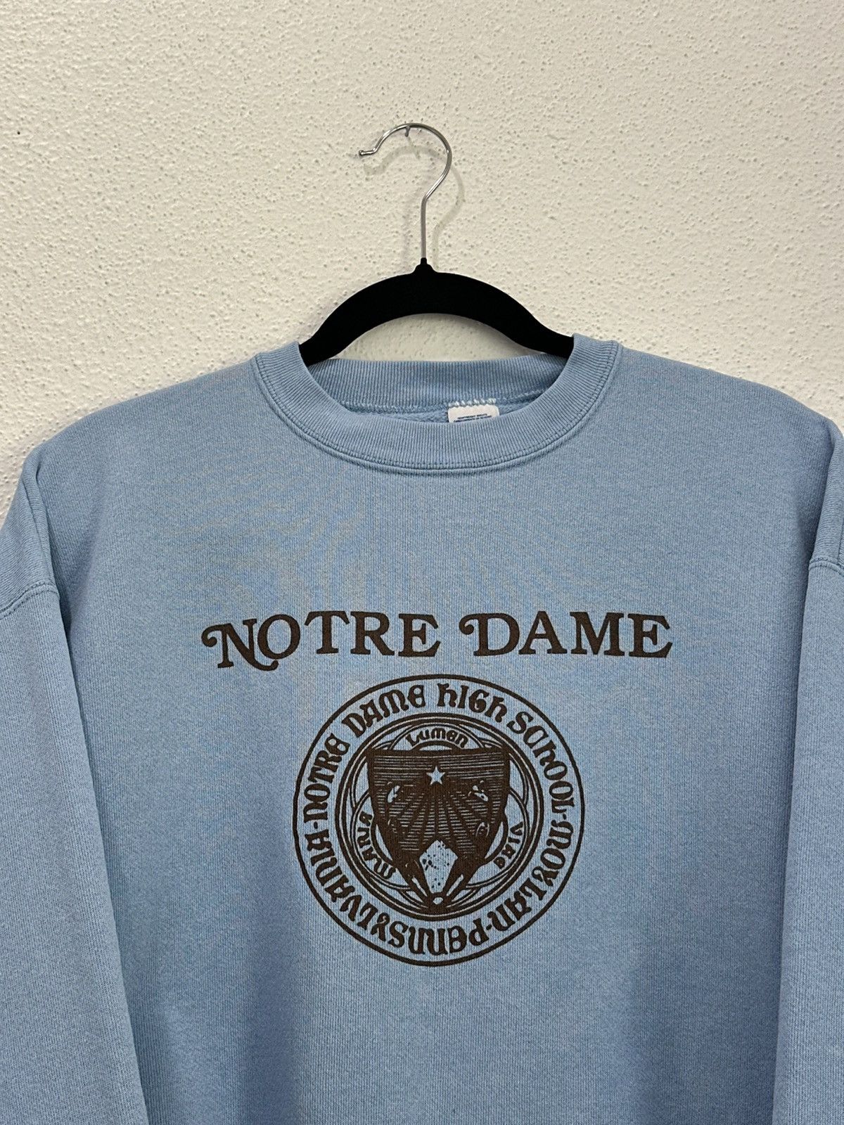 Vintage Vintage 80s Discus Athletic Notre Dame Baby Blue Crewneck L Size US L / EU 52-54 / 3 - 4 Thumbnail
