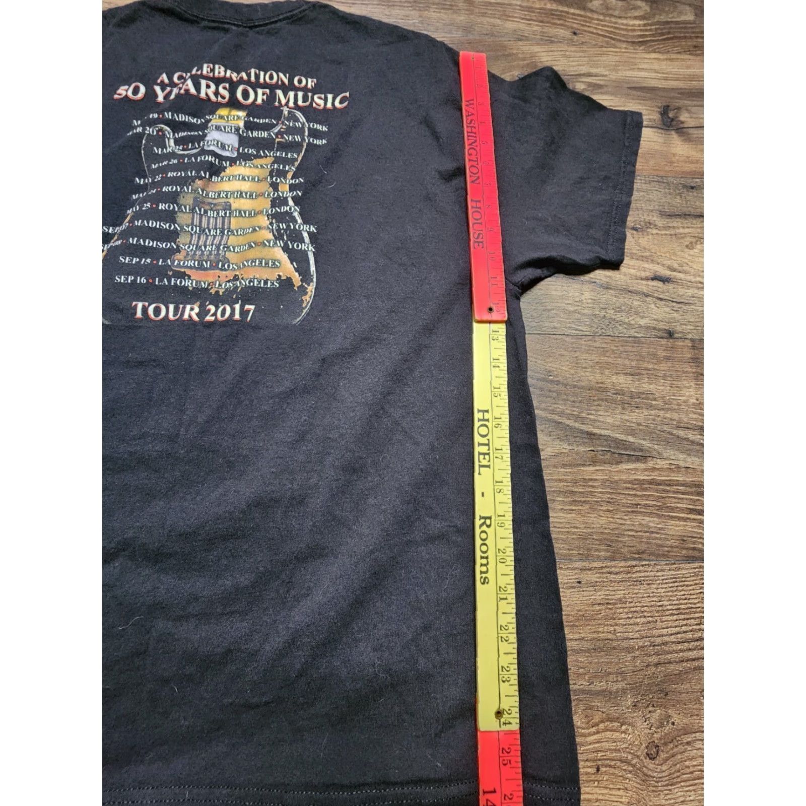 Hanes Mens XL Official Eric Clapton 2017 TOUR T Shirt 50 Years Band Tee Size US XL / EU 56 / 4 - 3 Thumbnail