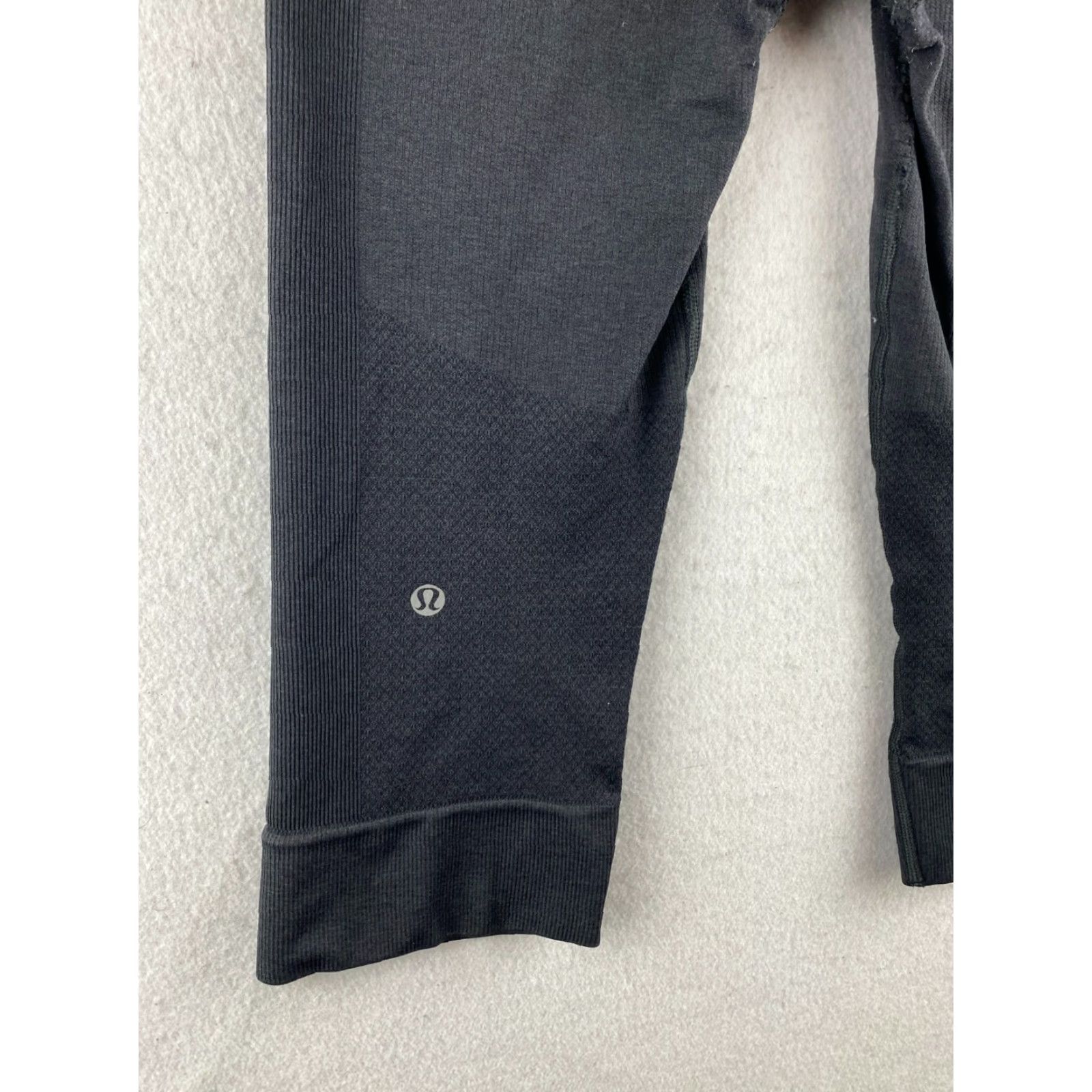 Lululemon Lululemon Leggings Women 6 Black High Rise Compression Stretch Active Yoga Pants Shirt? Size 28" / US 6 / IT 42 - 6 Thumbnail