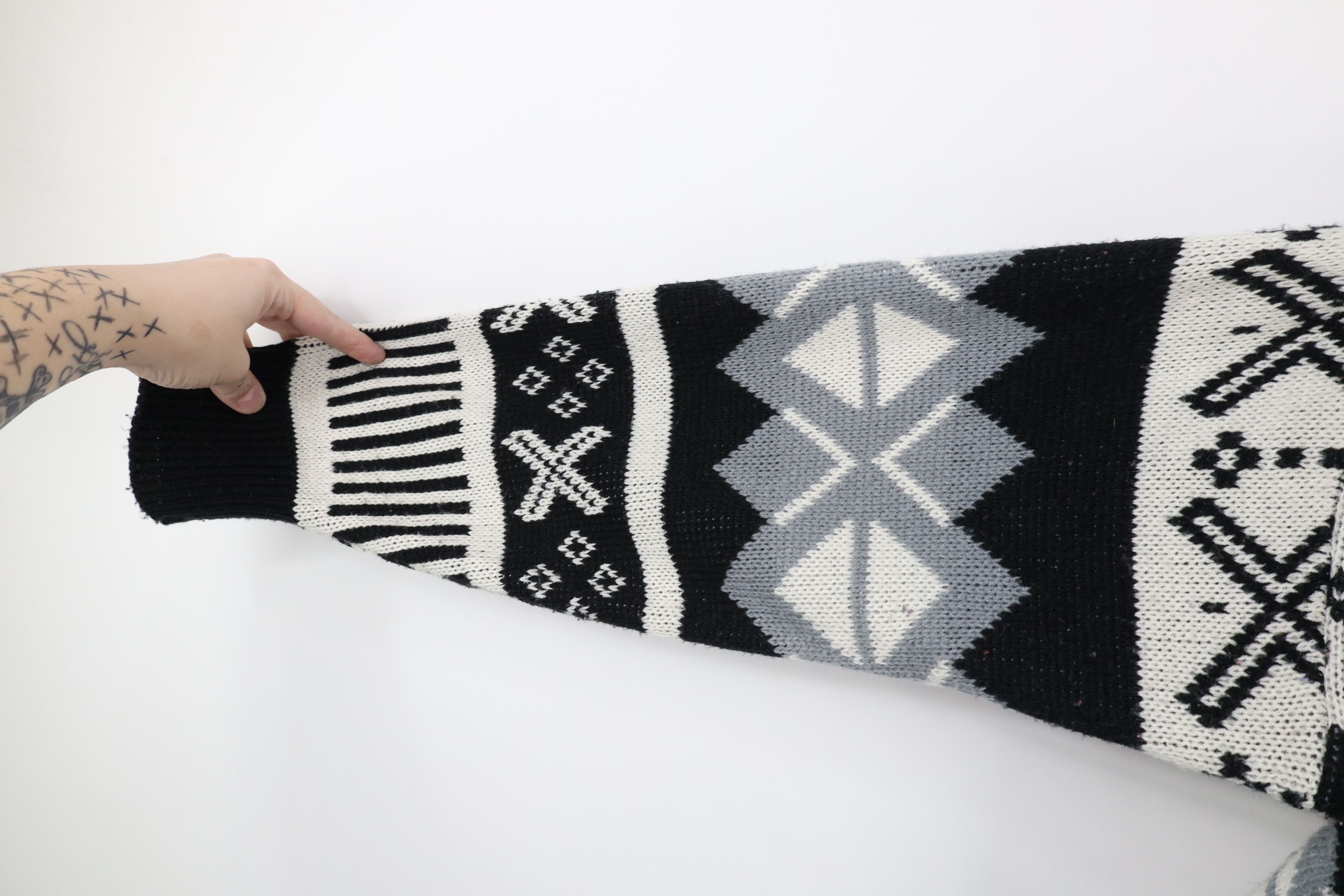 Vintage Vintage 90s Coogi Style Fair Isle Geometric Knit Sweater Size US L / EU 52-54 / 3 - 5 Thumbnail