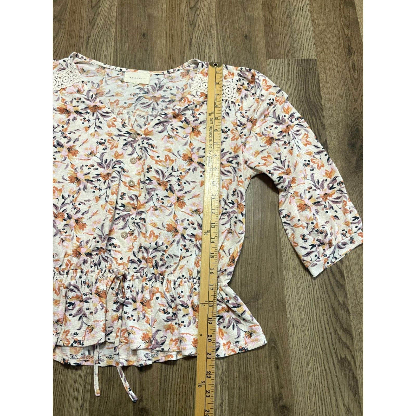 Vintage Melloday Shirt Womens Small Purple Yellow Floral 3/4 Sleeve Vneck T-Shirt Size S / US 4 / IT 40 - 7 Thumbnail