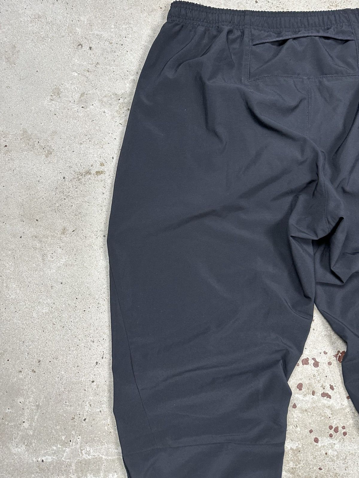 Nike Vintage Y2K Nike Black Baggy Track Pants Swoosh usa rare Size US 34 / EU 50 - 11 Thumbnail