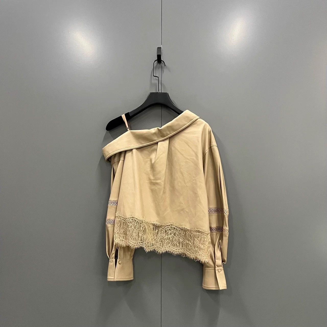 Other self-portrait khaki asymmetric lace shirt 6 NWT Size M / US 6-8 / IT 42-44 - 2 Thumbnail