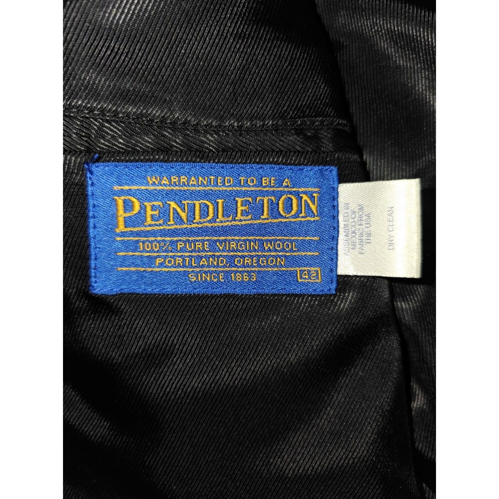 Pendleton VINTAGE Pendleton Blazer Men 42 Reg Wool Gray Herringbone 2-Button Single-Breasted Notch Lapel Chest 42 Front Button Style 2-Button Size 42R - 5 Thumbnail