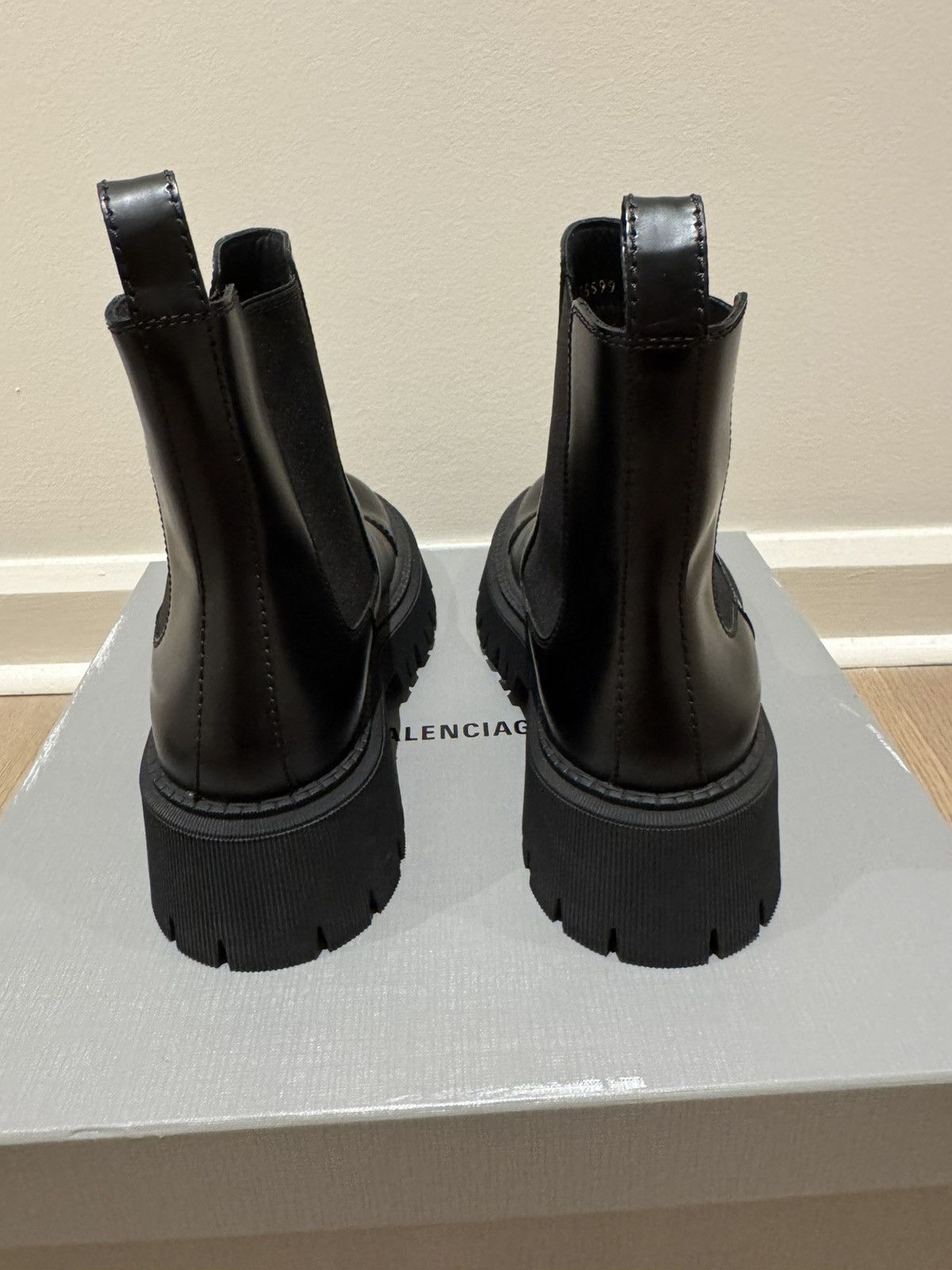 Balenciaga Balenciaga Tractor Chelsea Leather Boot (Black) Size US 8 / EU 41 - 4 Thumbnail