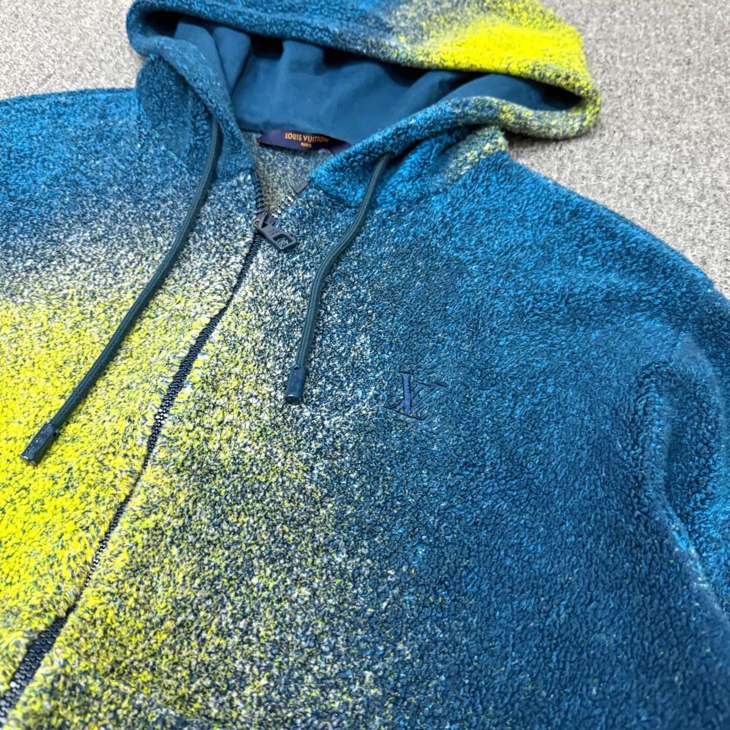 Louis Vuitton LV blue gradient fleece jacket M 99 new Size US M / EU 48-50 / 2 - 2 Thumbnail