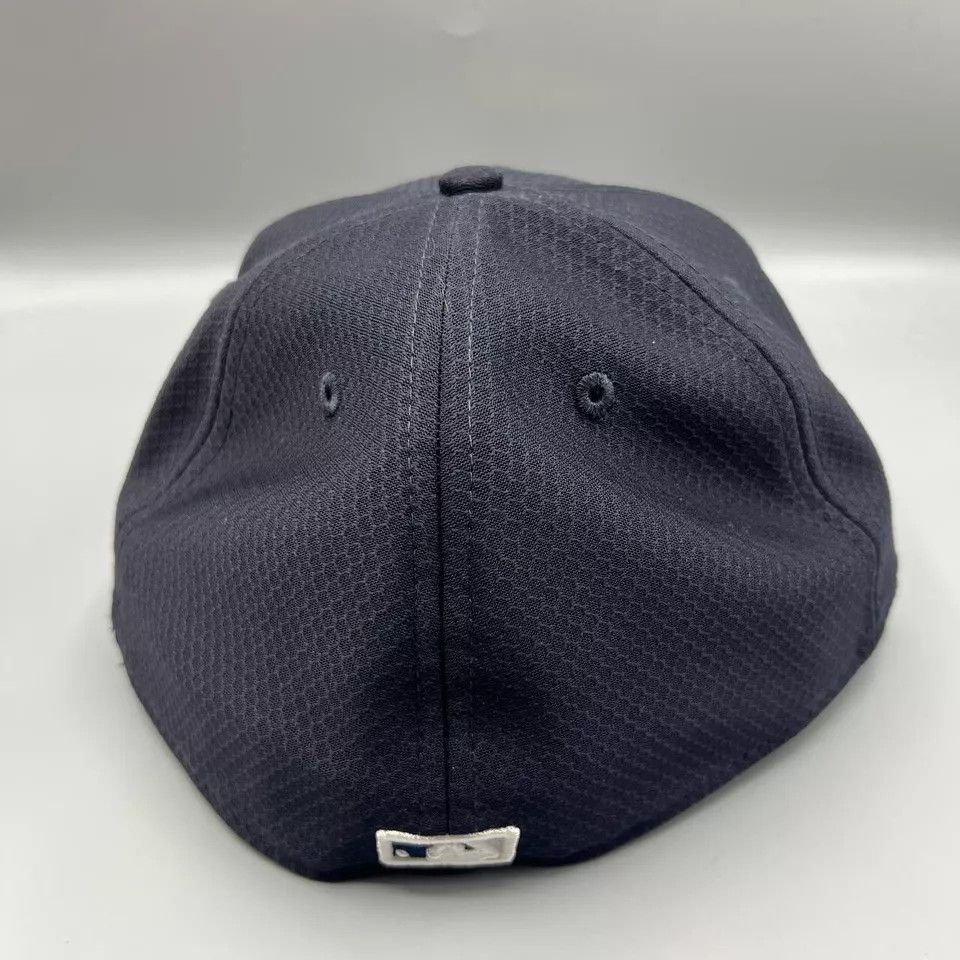New Era New York Yankees Hat Men 7 3/4 Black White Fitted Cap New Size ONE SIZE - 6 Thumbnail