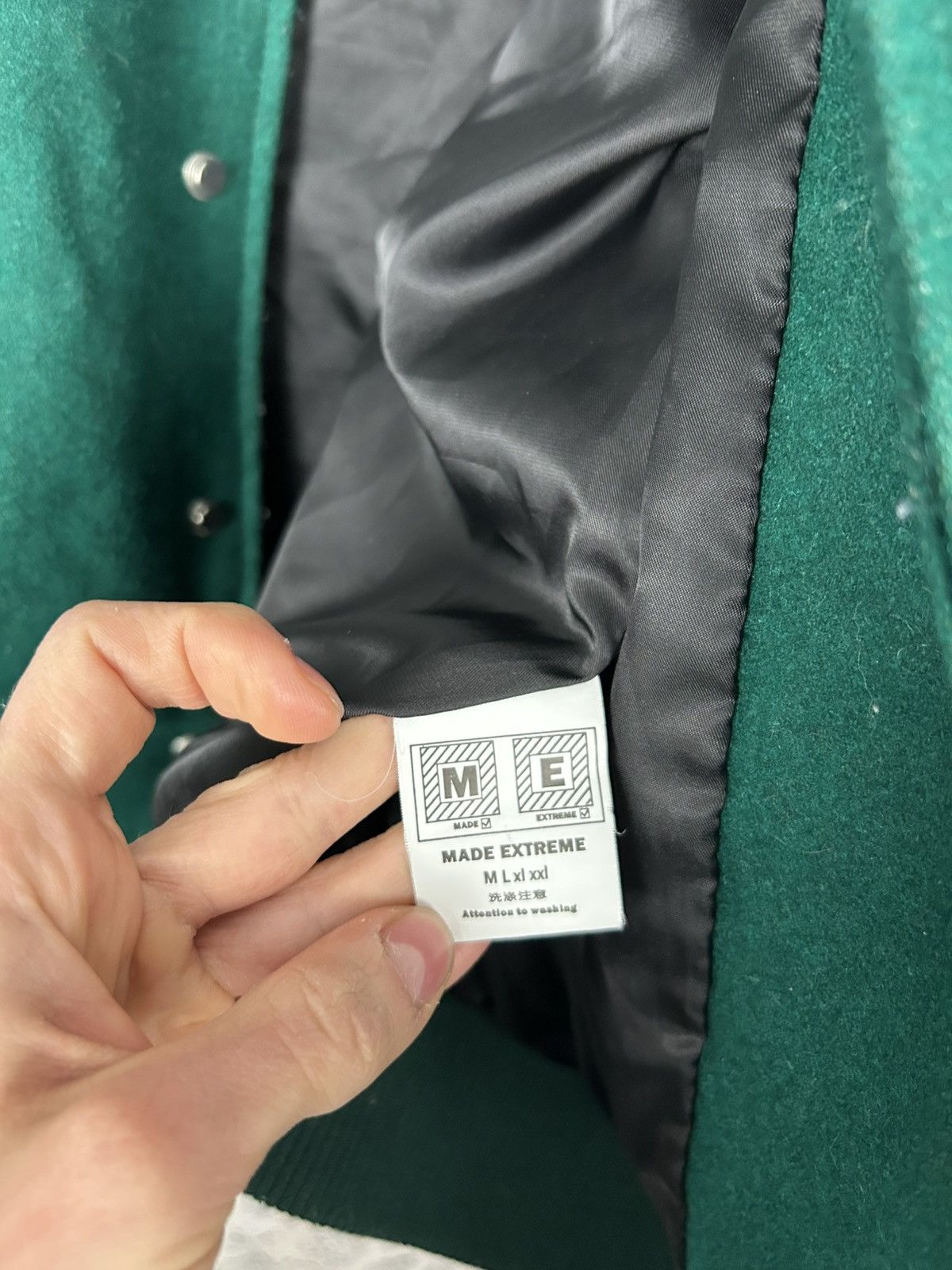 Japanese Brand Vintage Black Air Green Wool Varsity Jacket Streetwear Baggy Size US M / EU 48-50 / 2 - 9 Thumbnail