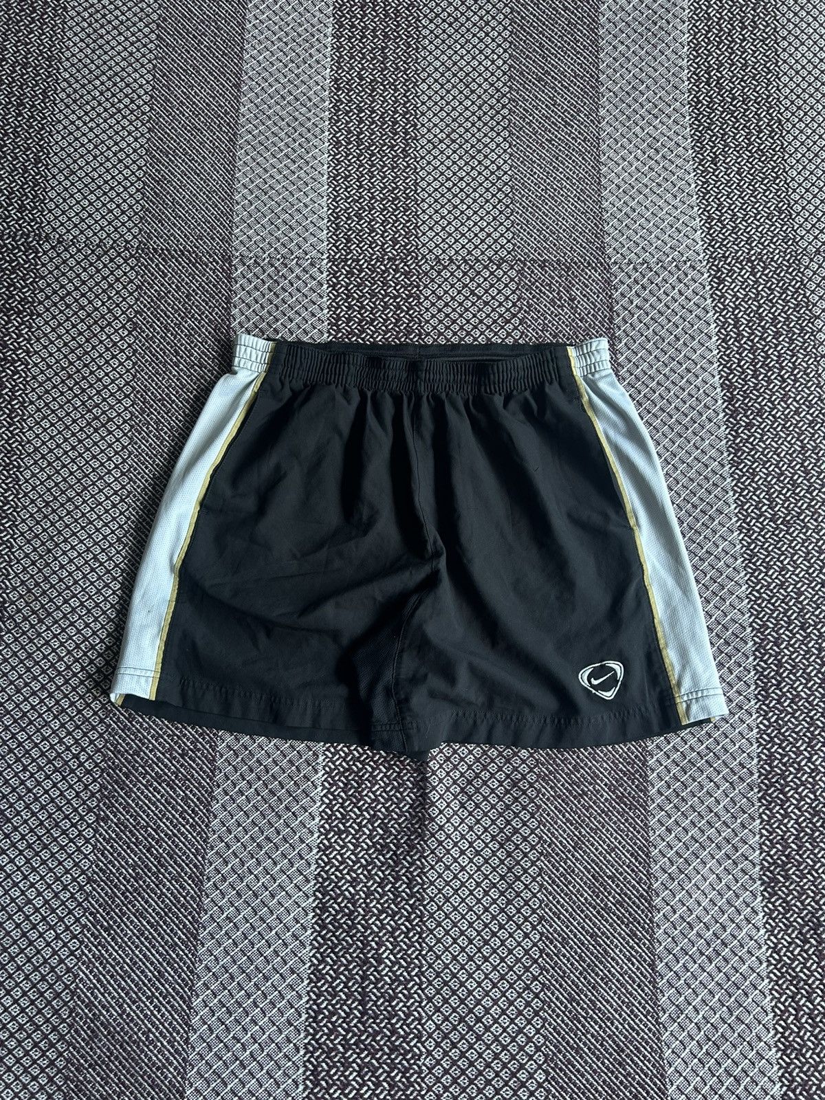 Nike Vintage Nike Sportswear Shorts Streetwear Size L Unisex Size US 36 / EU 52 - 1 Thumbnail
