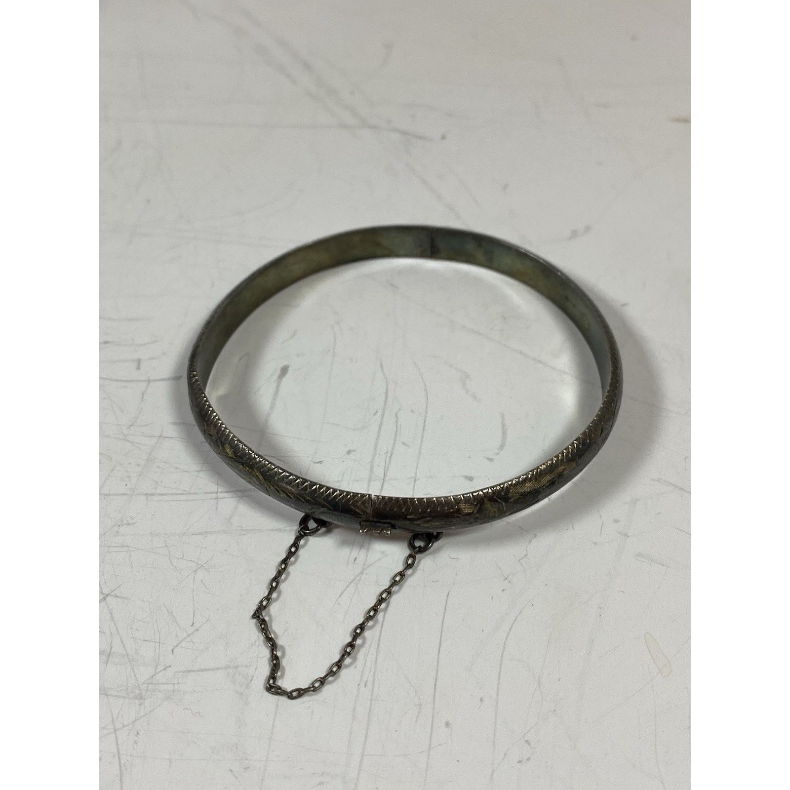 Other Vintage Silver Toned Etched Bangle Bracelet w/ Safety Chain Size ONE SIZE - 6 Thumbnail
