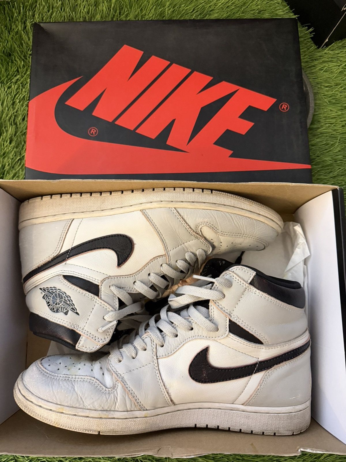 Jordan Brand Nike Air Jordan 1 Retro "NYC To Paris" Light Bone CD6578-006 Size US 10.5 / EU 43-44 - 3 Thumbnail