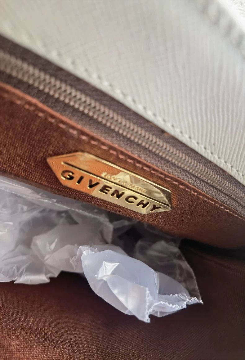 Givenchy Givenchy Beige Small Bag with Shiny Metal Buckle Size ONE SIZE - 8 Thumbnail