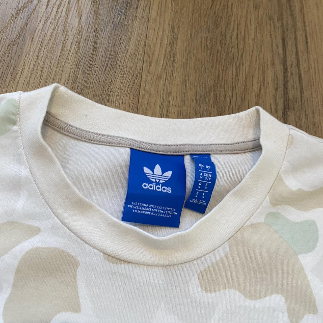 Adidas Adidas Originals white and green camo t-shirt Size US S / EU 44-46 / 1 - 4 Thumbnail