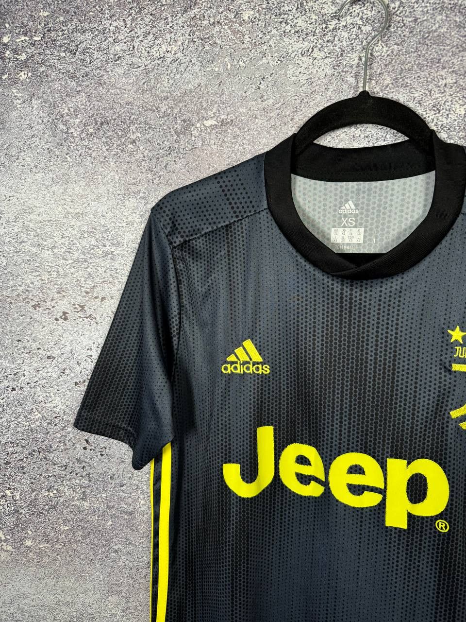 Other RONALDO Vintage Juventus 2018/19 Third Fan Soccer Jersey Size US XS / EU 42 / 0 - 4 Thumbnail