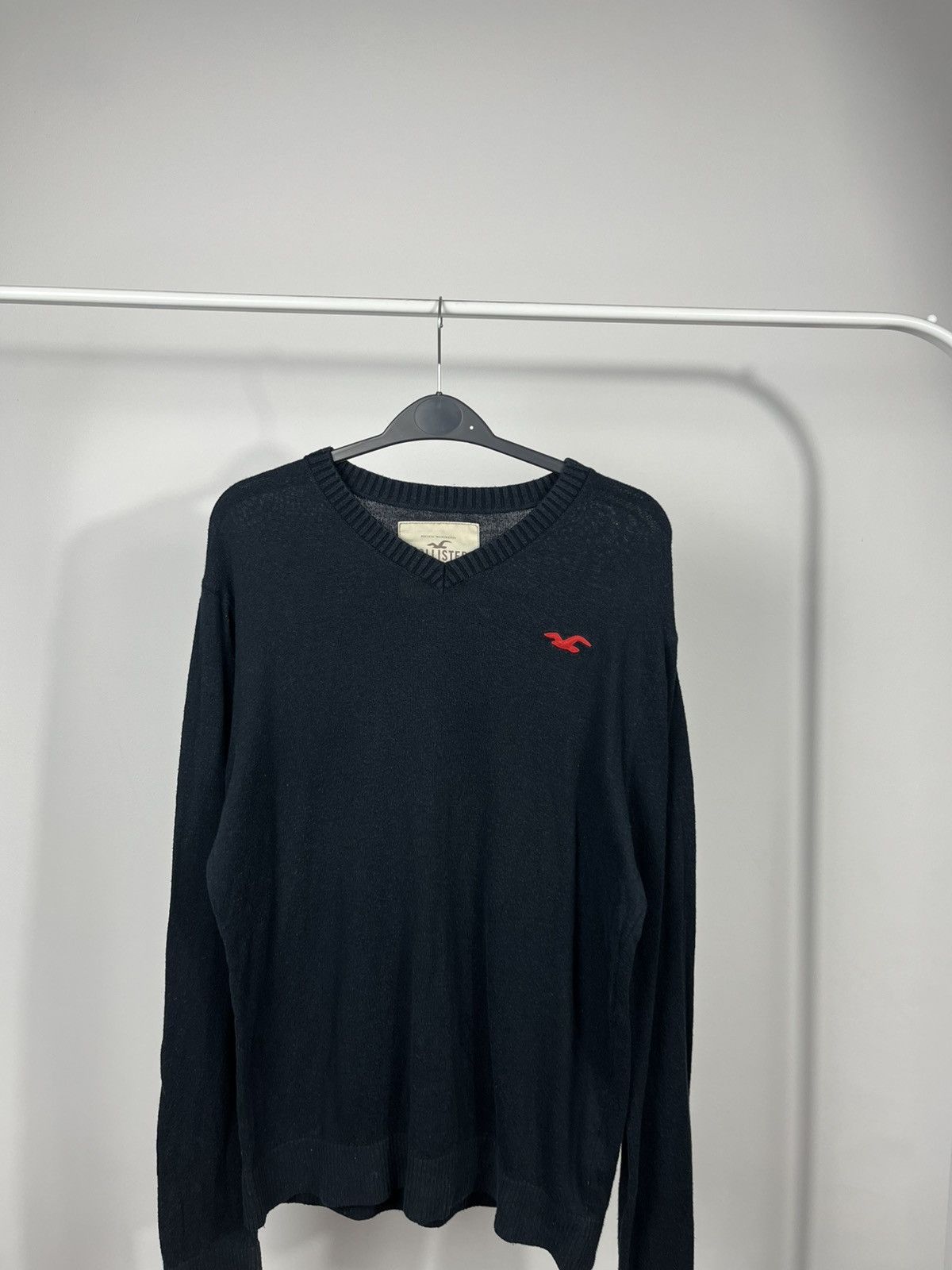 Hollister Hollister Black V Neck Knit Sweater Men’s Size M Logo Size US M / EU 48-50 / 2 - 2 Thumbnail