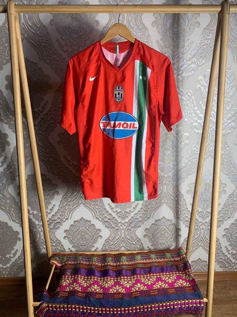 Nike Vintage Nike FC Juventus Italy Retro Soccer Jersey Y2K 90s Size US M / EU 48-50 / 2 - 1 Thumbnail
