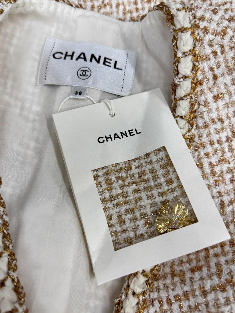 Chanel Chanel 26C gold silk beige vest Size XS / US 0-2 / IT 36-38 - 4 Thumbnail