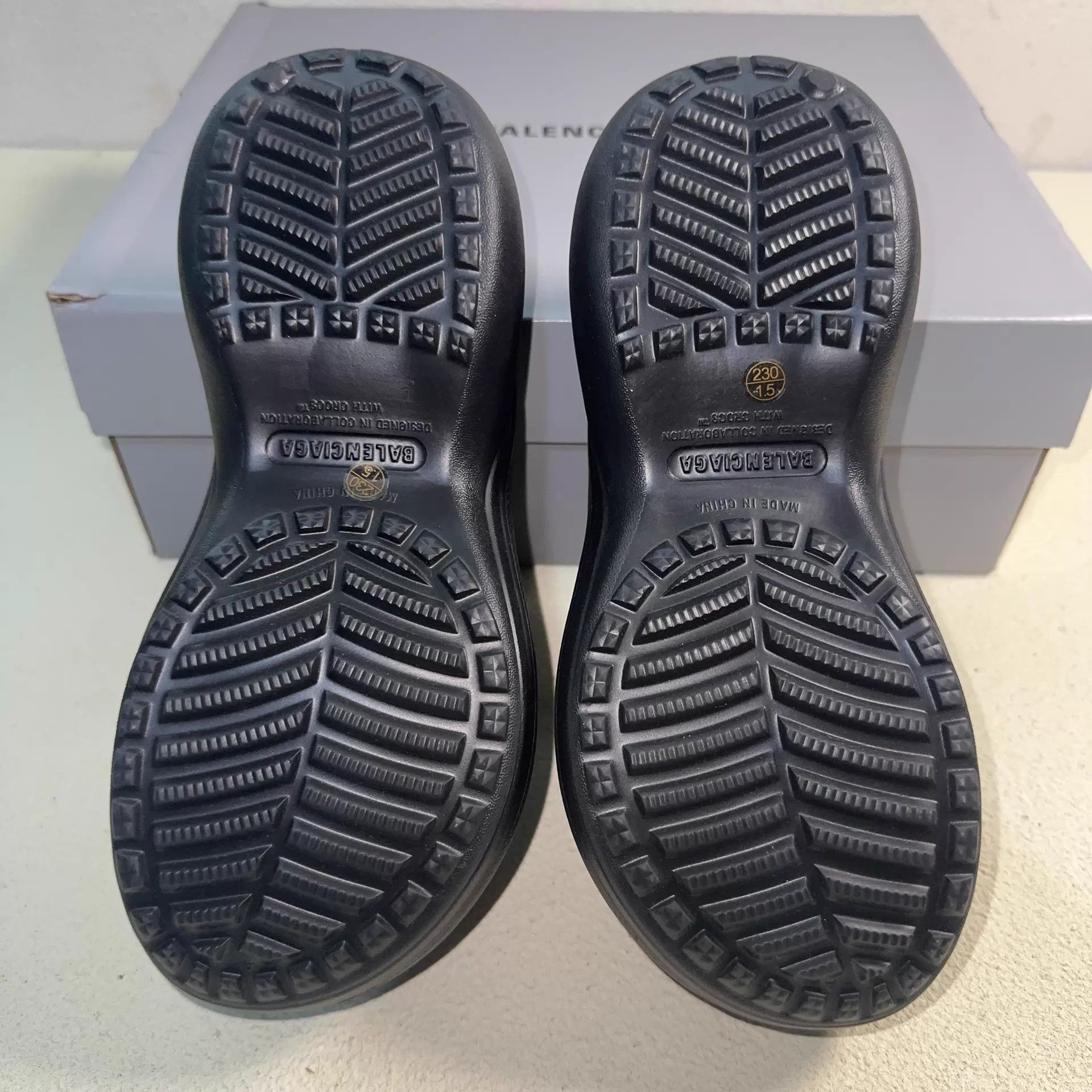 Balenciaga Balenciaga x Crocs Platform Mule Black 36/38 Size Size US 5.5 / IT 35.5 - 4 Thumbnail